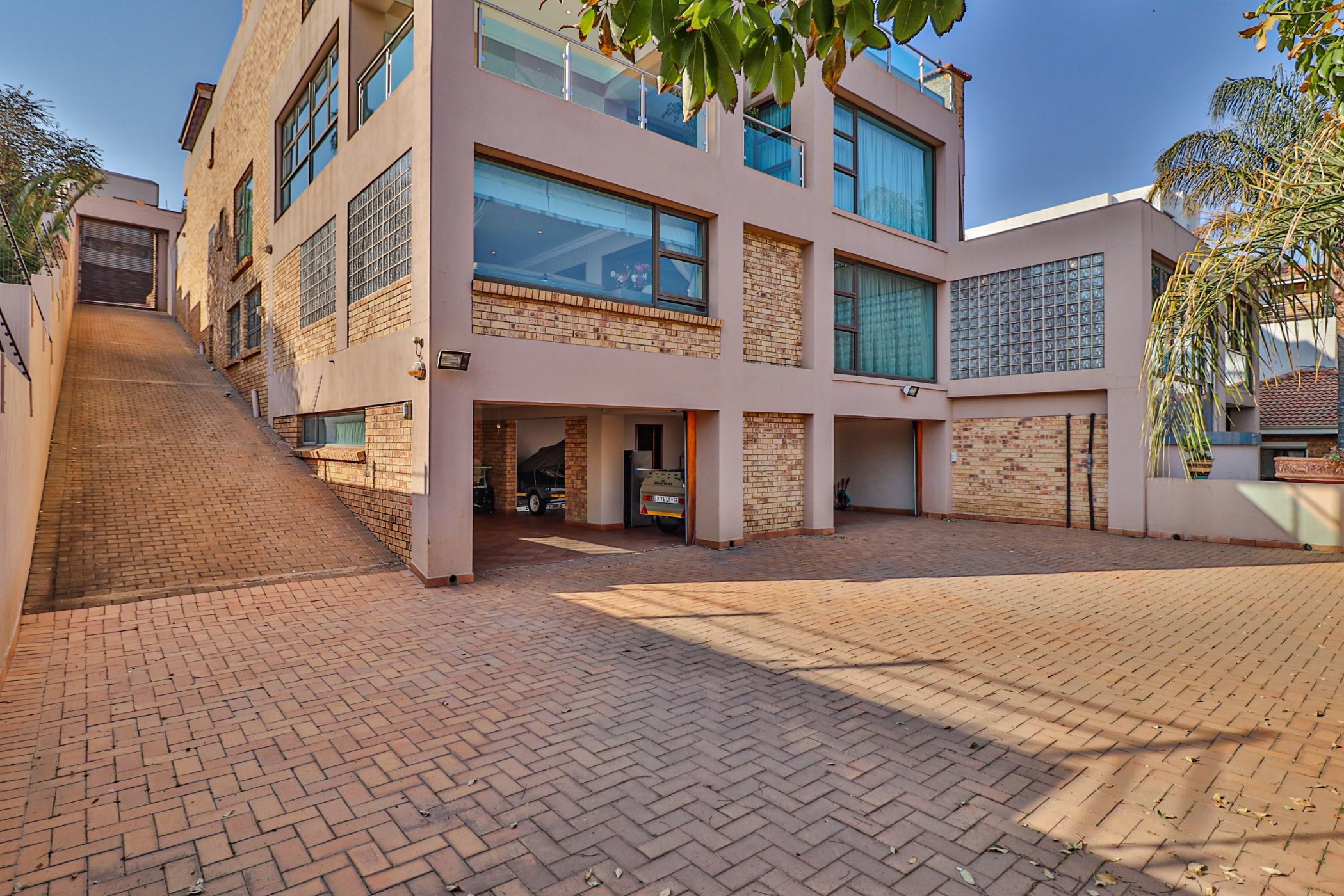 5 Bedroom House For Sale Bassonia 1GV1560062 Pam Golding Properties