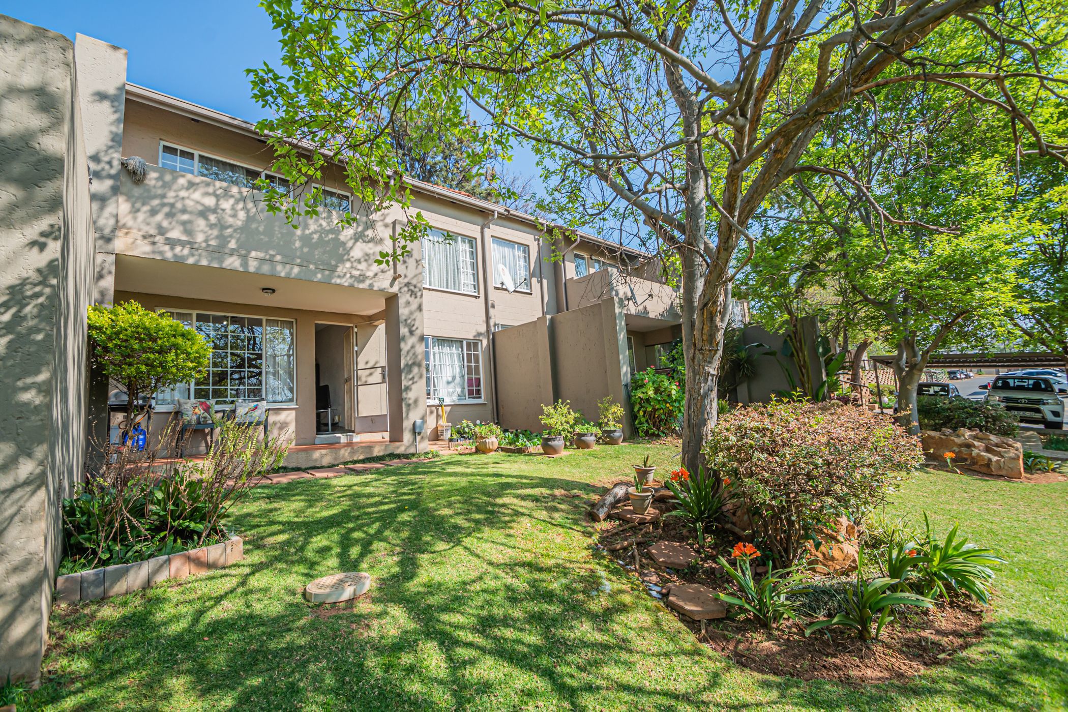 2 Bedroom Apartment For Sale Newlands (Pretoria East) PT1583590