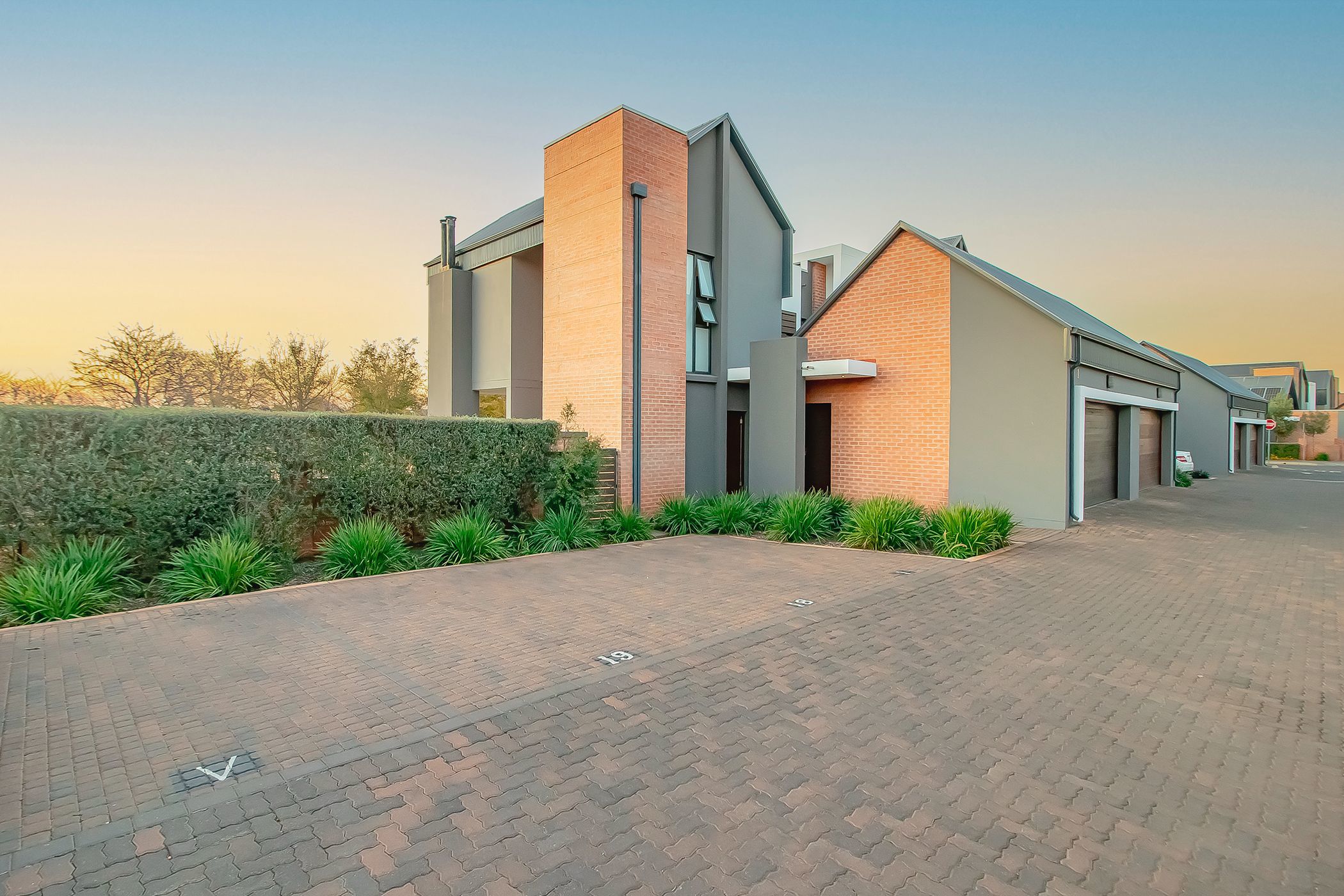 3 Bedroom Townhouse For Sale Southdowns Estate CN1584435 Pam