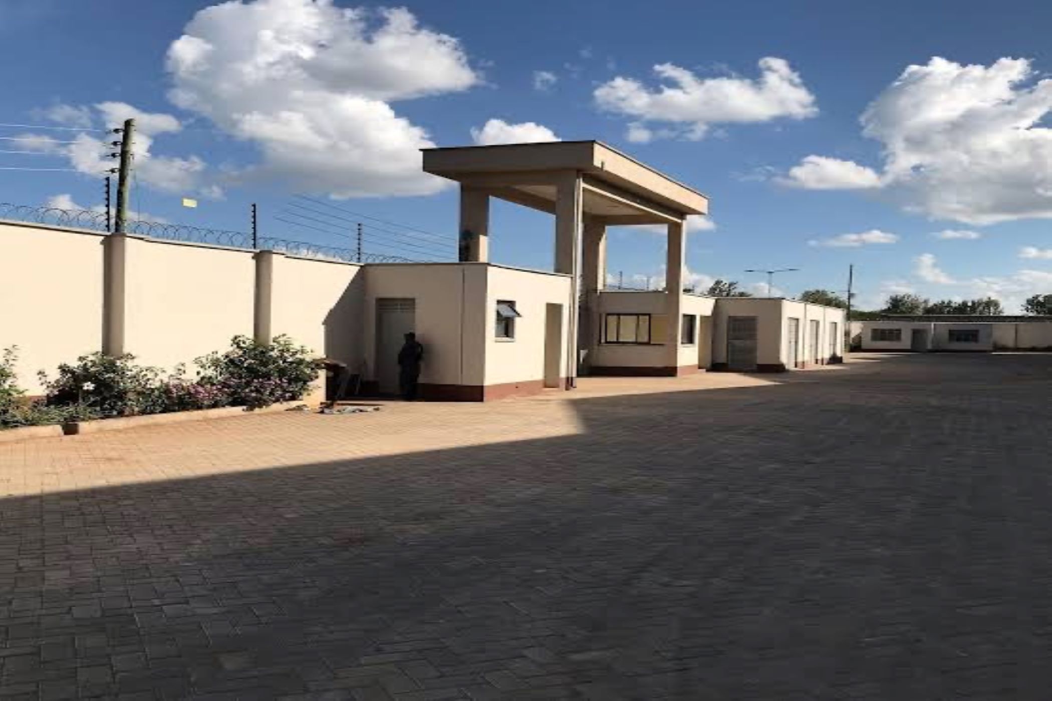 1000 m&sup2; commercial industrial property to rent in Eastern Bypass (Kenya)