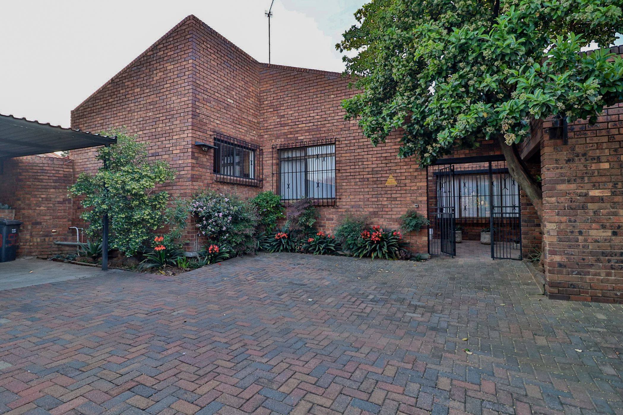 4 Bedroom House For Sale Glenvista 1GV1584088 Pam Golding Properties