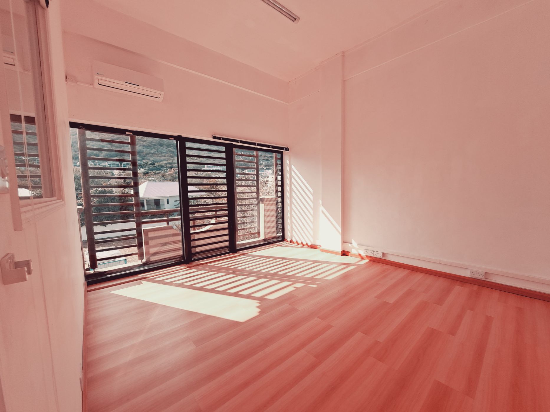 87 m2 Commercial Office To Rent Black River (Mauritius) MUR1585709