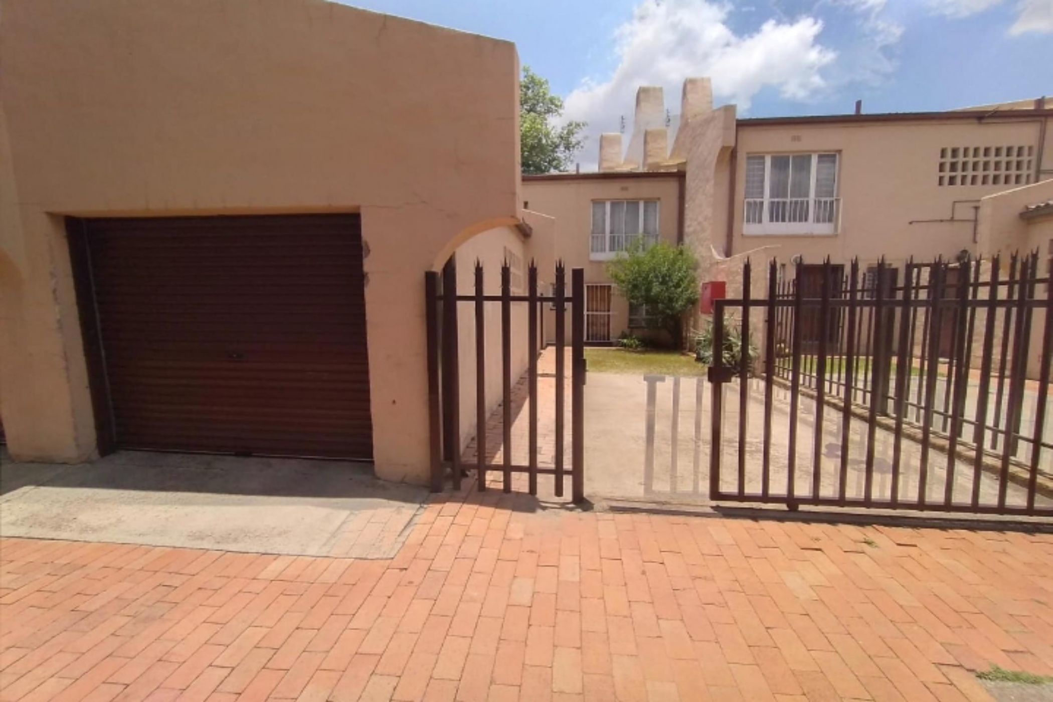 3 bedroom apartment for sale in Witbank Central (eMalahleni Central) 