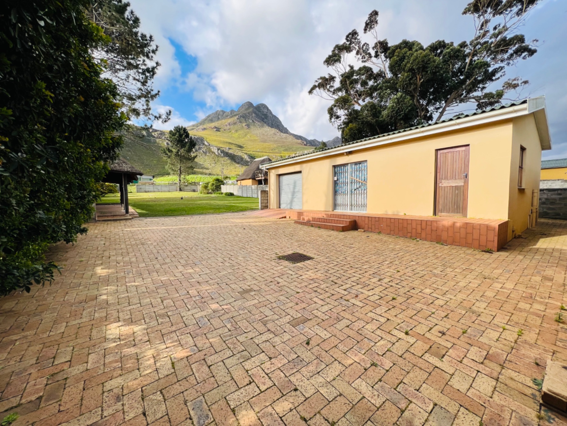 4 Bedroom Singlestorey House For Sale Palmiet (Kleinmond