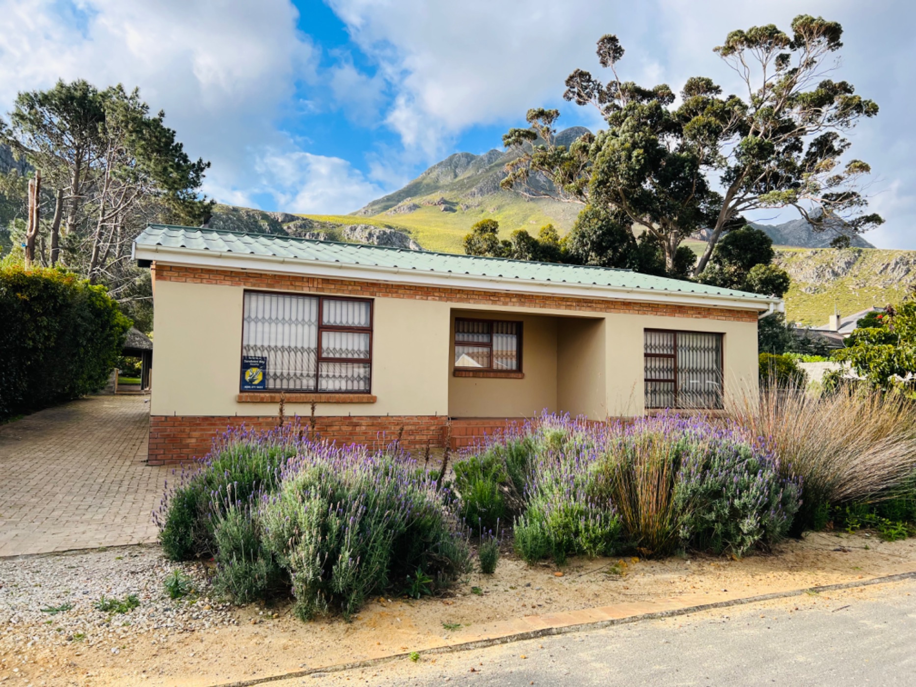 4 Bedroom Singlestorey House For Sale Palmiet (Kleinmond