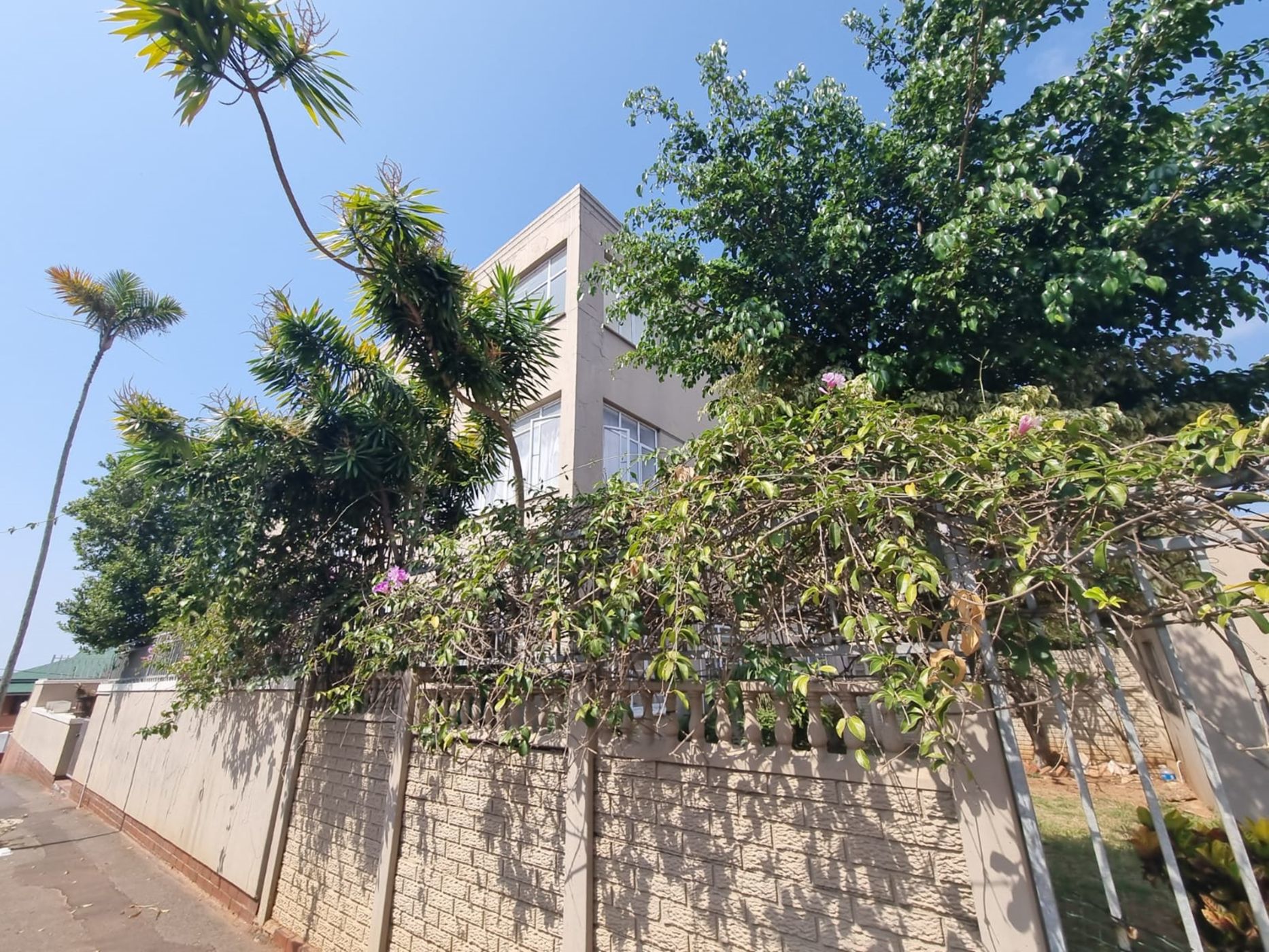 1 Bedroom Apartment For Sale Morningside (Durban) 1DA1585120 Pam Golding Properties
