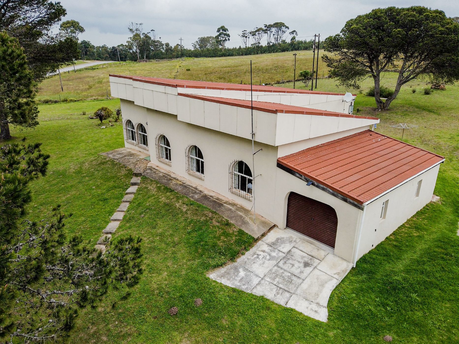 428297 m&sup2; smallholding for sale in Uitenhage Rural (Kariega Rural) 