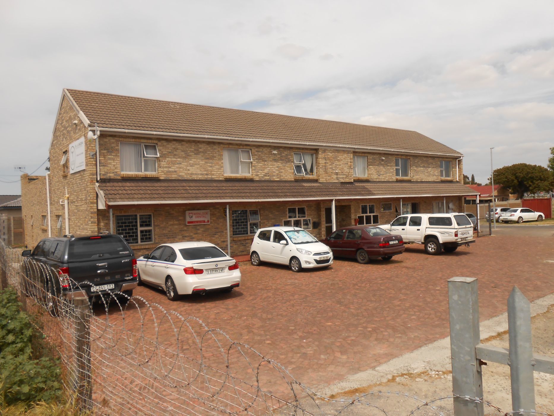 1080 m&sup2; block of flats for sale in Voelvlei