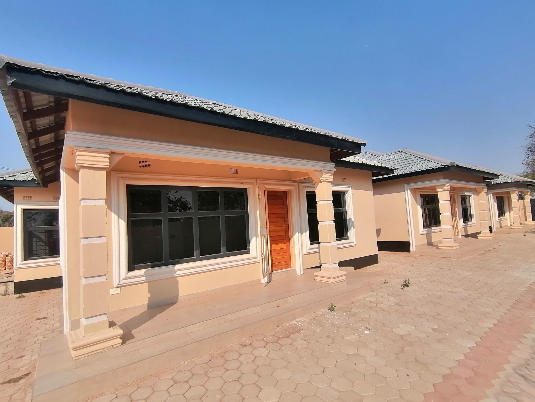 3 Bedroom Apartment To Rent Meanwood (Zambia) 3ZA1589331 Pam