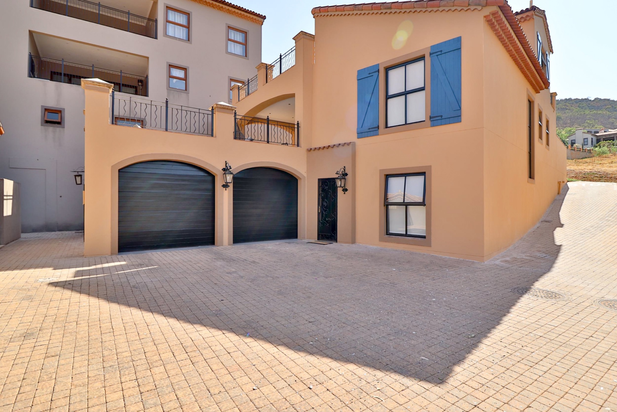 3 Bedroom Security Estate Home For Sale Estate D Afrique 1HR1588400