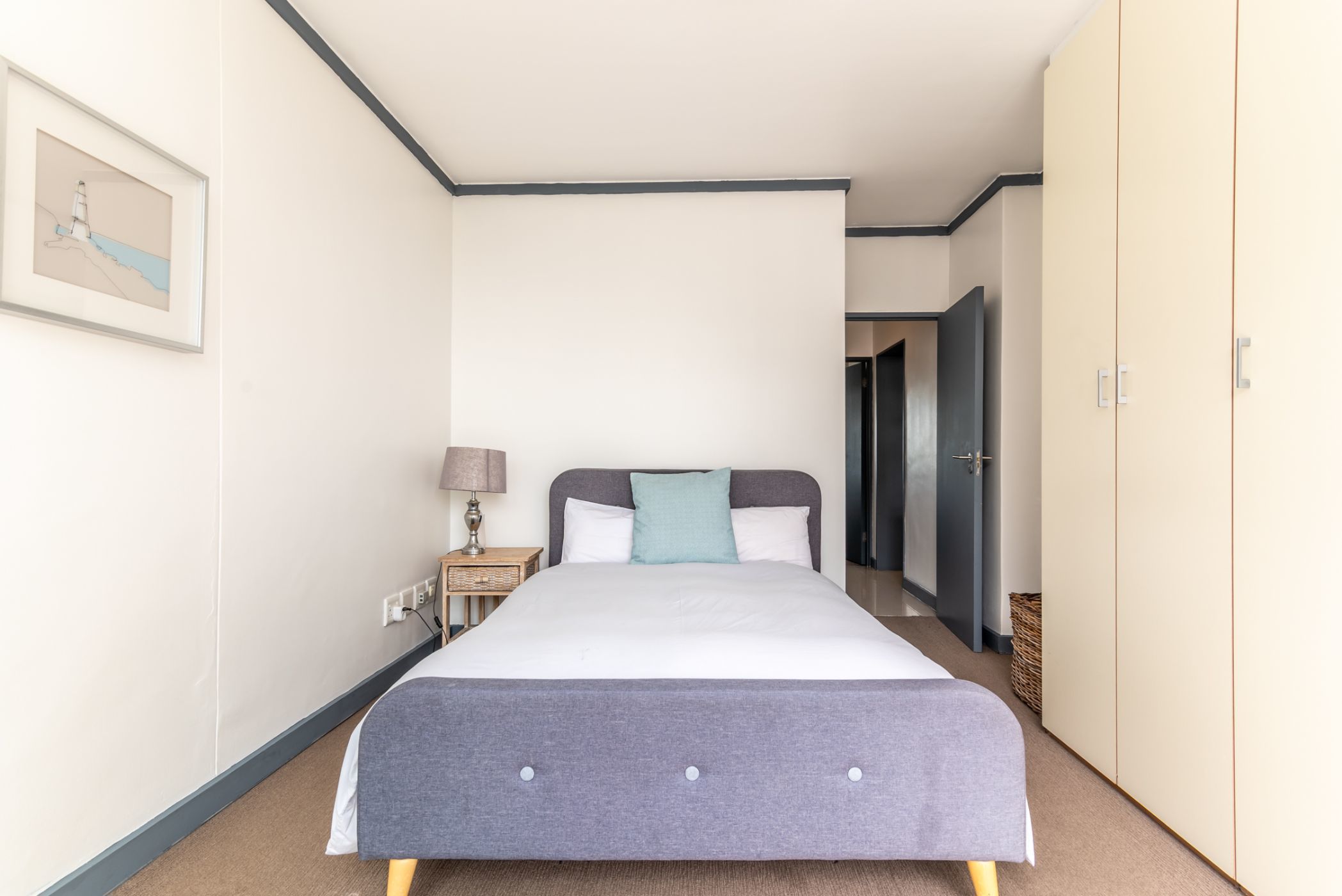 3 Bedroom Penthouse Apartment For Sale Claremont (Cape Town