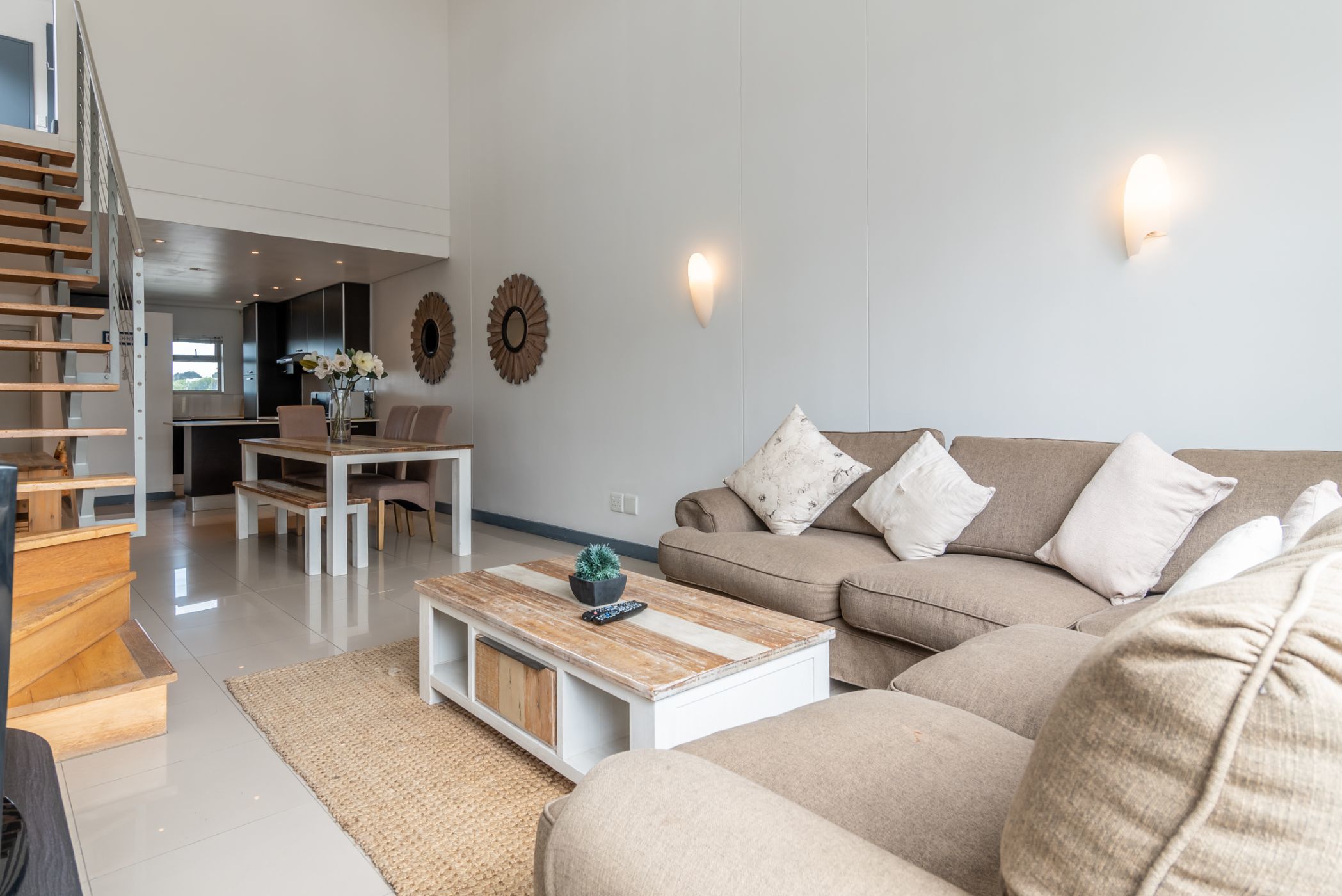 3 Bedroom Penthouse Apartment For Sale Claremont (Cape Town