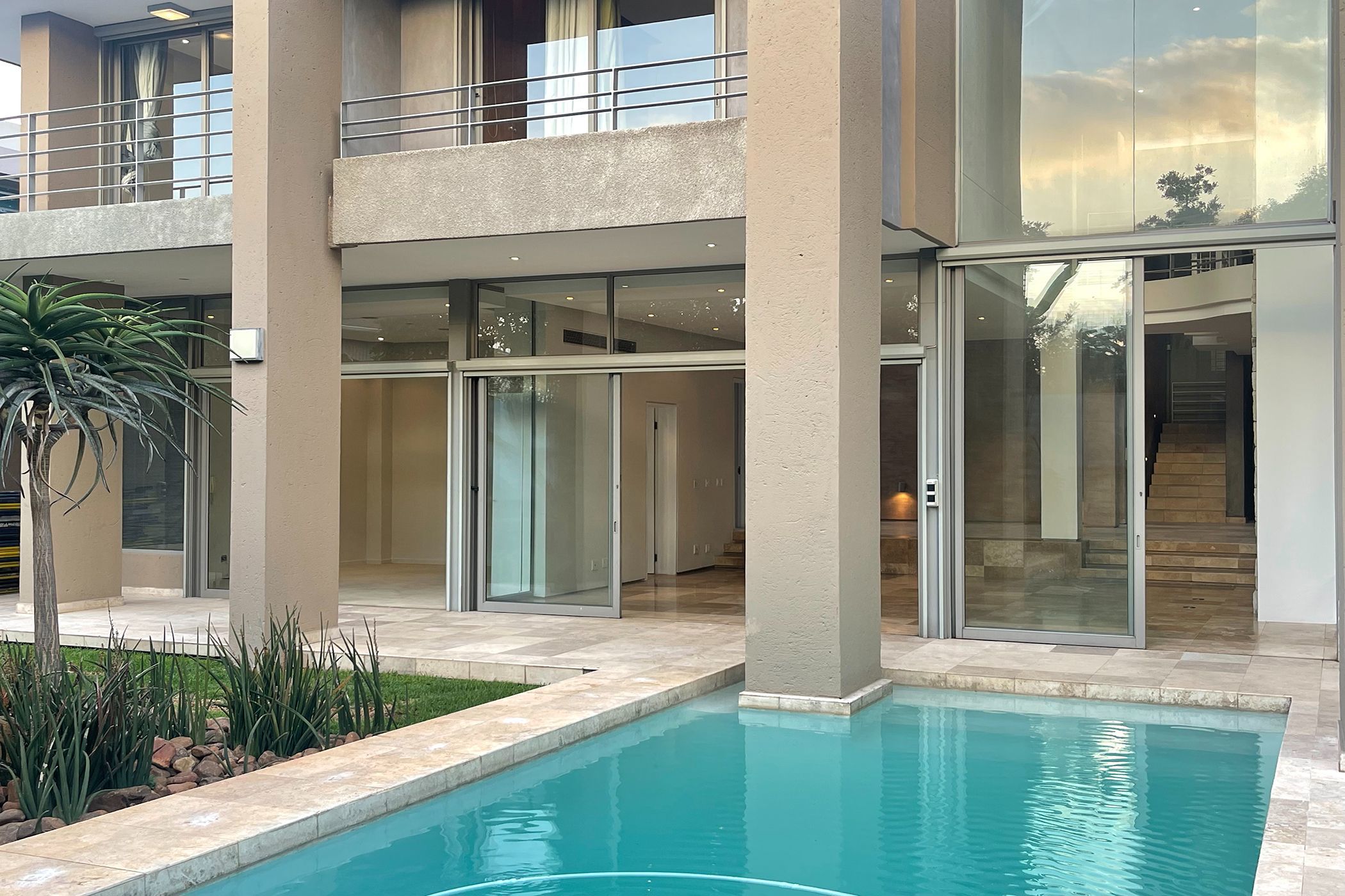 4 Bedroom Doublestorey Cluster For Sale Hyde Park (Sandton