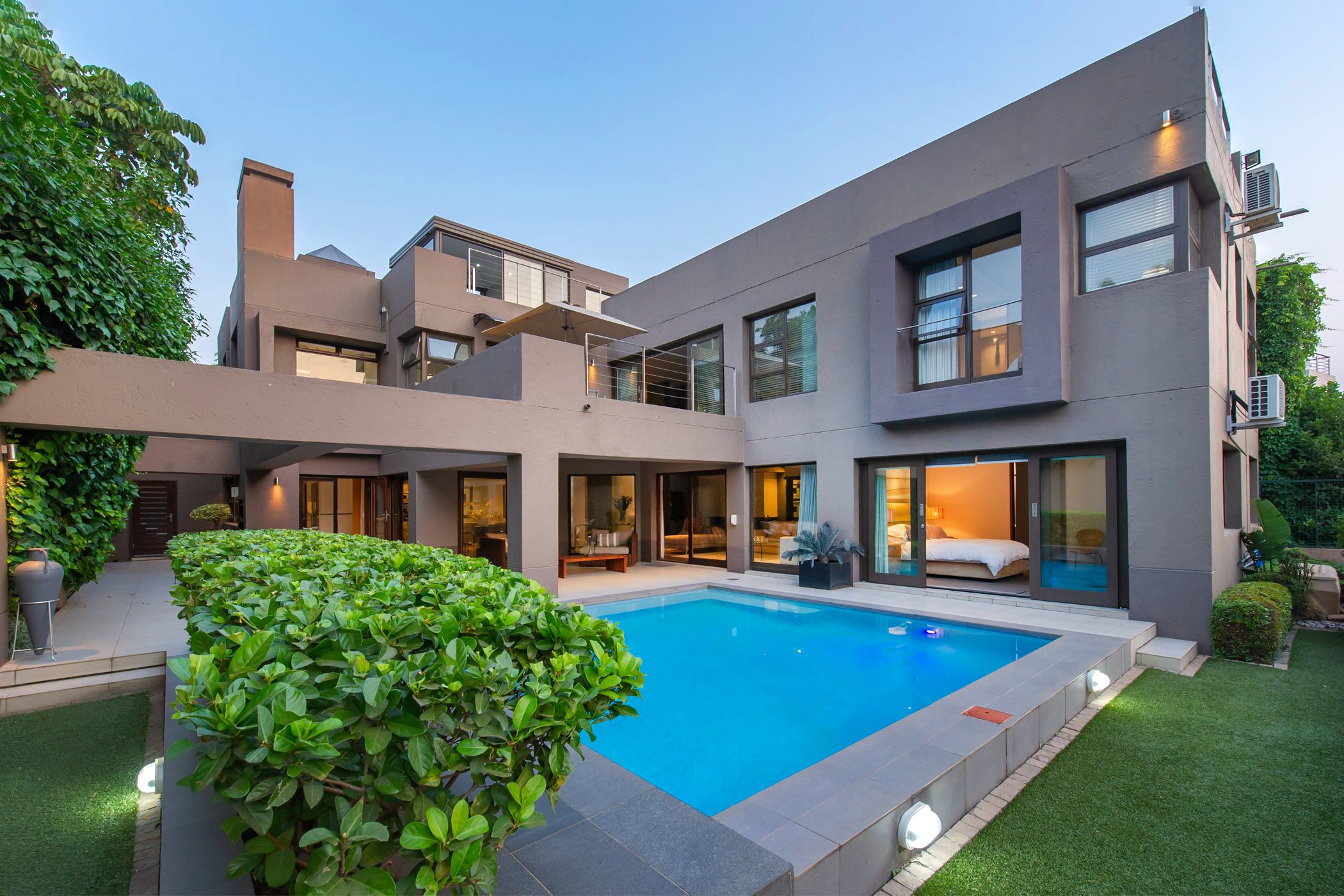 4 bedroom house for sale in Khyber Rock