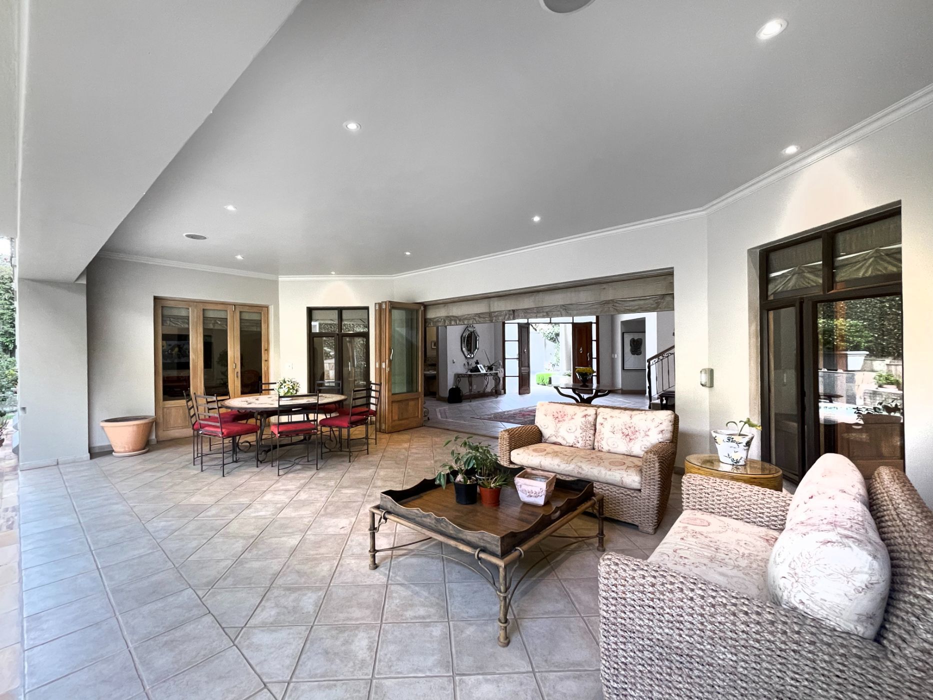 6 Bedroom Doublestorey Cluster For Sale Hyde Park (Sandton