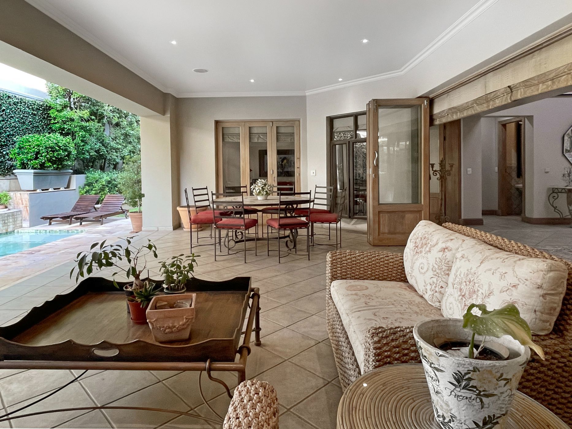 6 Bedroom Doublestorey Cluster For Sale Hyde Park (Sandton