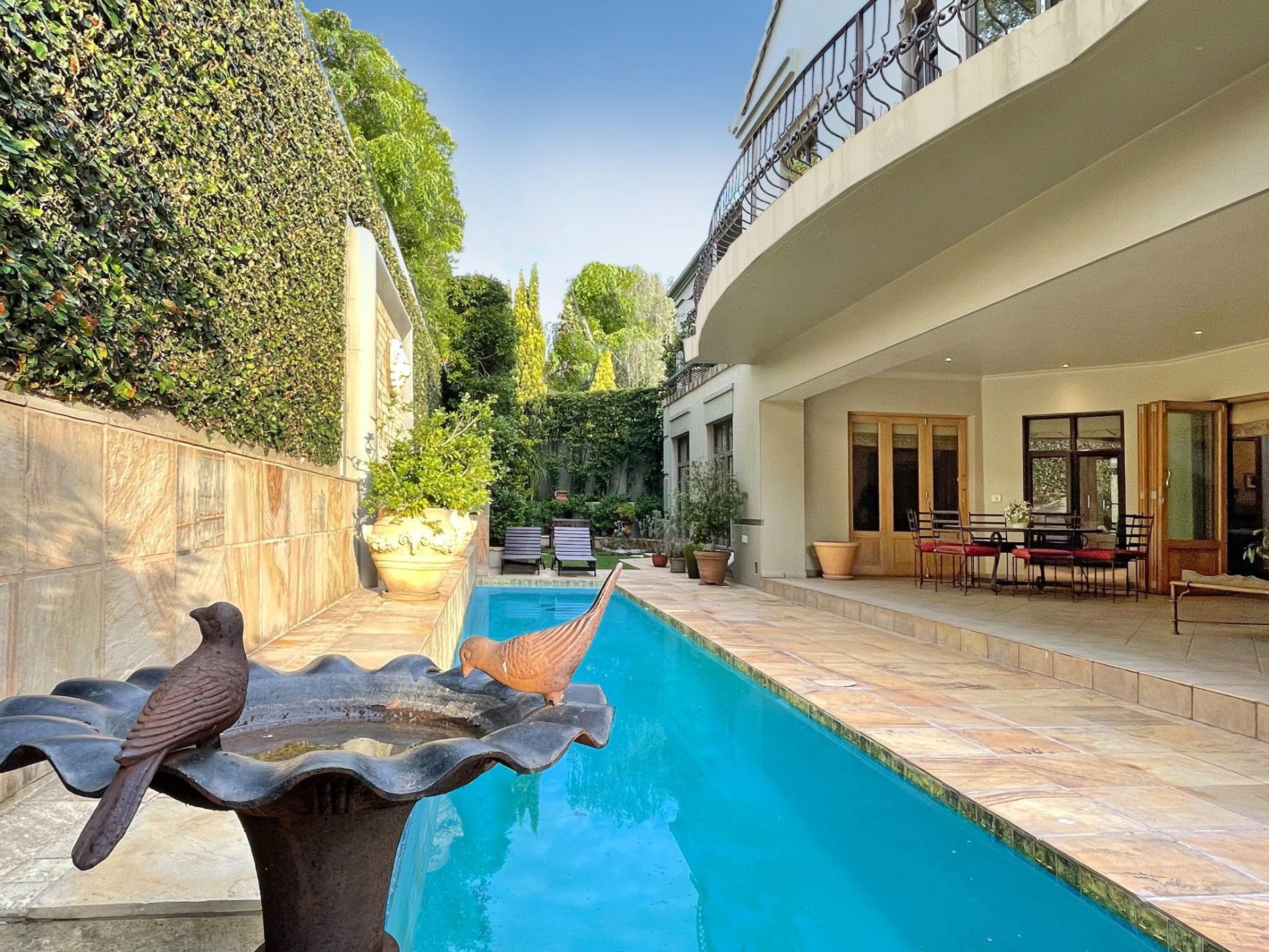 6 Bedroom Doublestorey Cluster For Sale Hyde Park (Sandton