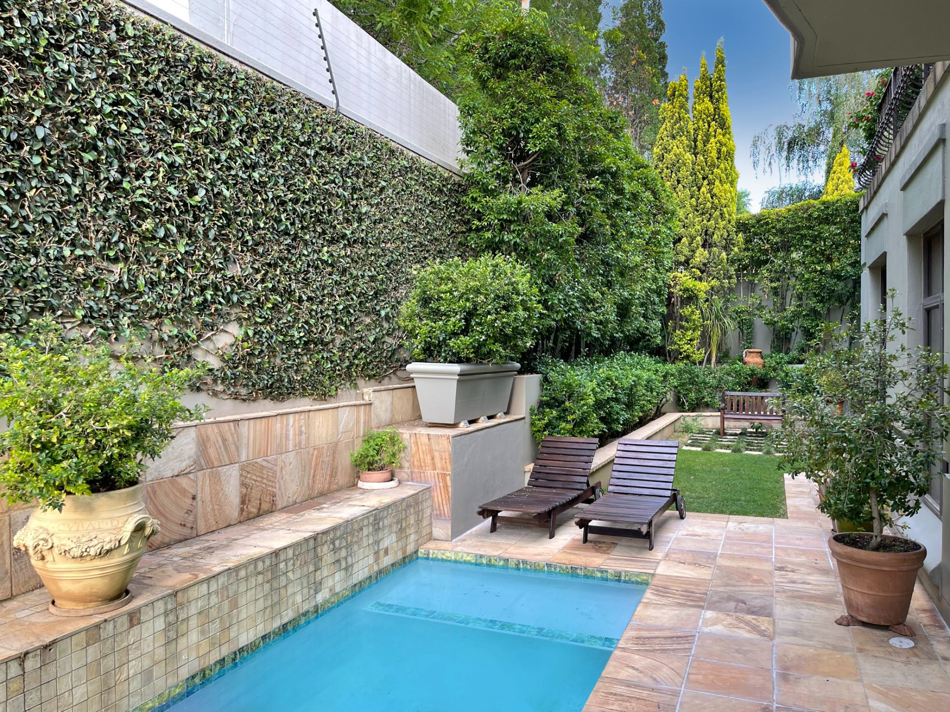 6 Bedroom Doublestorey Cluster For Sale Hyde Park (Sandton