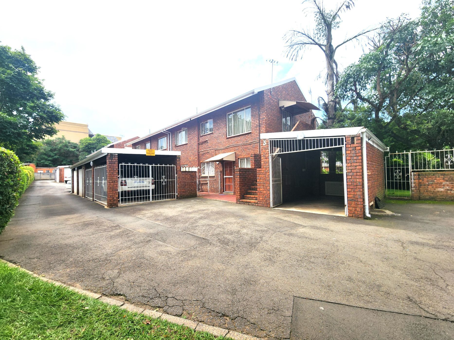 2 Bedroom Apartment For Sale Pietermaritzburg Central 1PM1593955