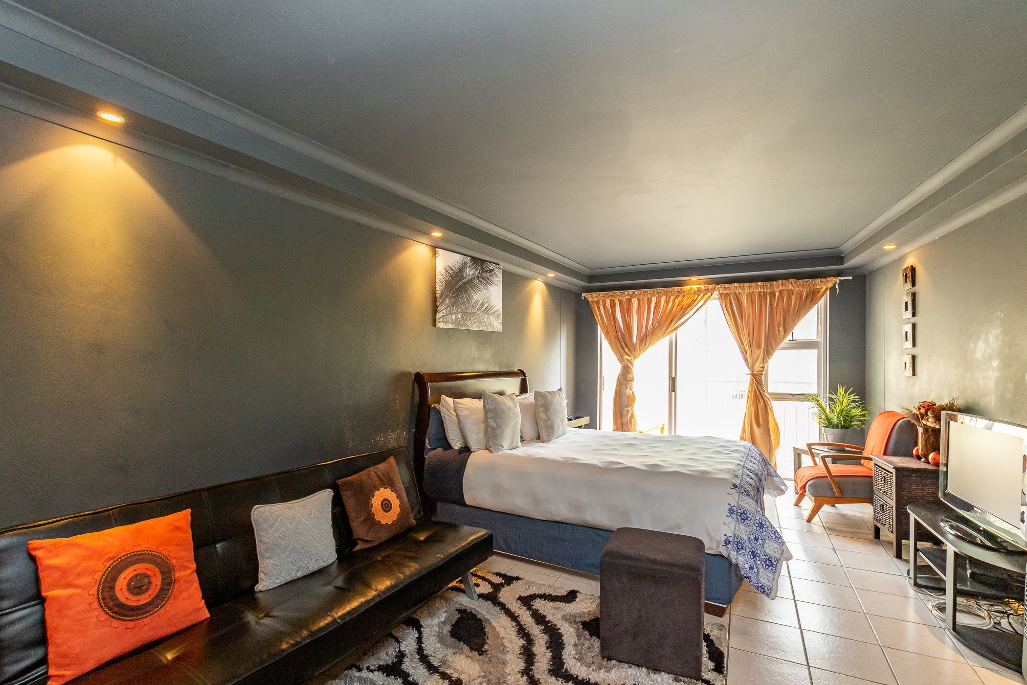 1 Bedroom Bachelor Apartment For Sale Mowbray KW1660148 Pam