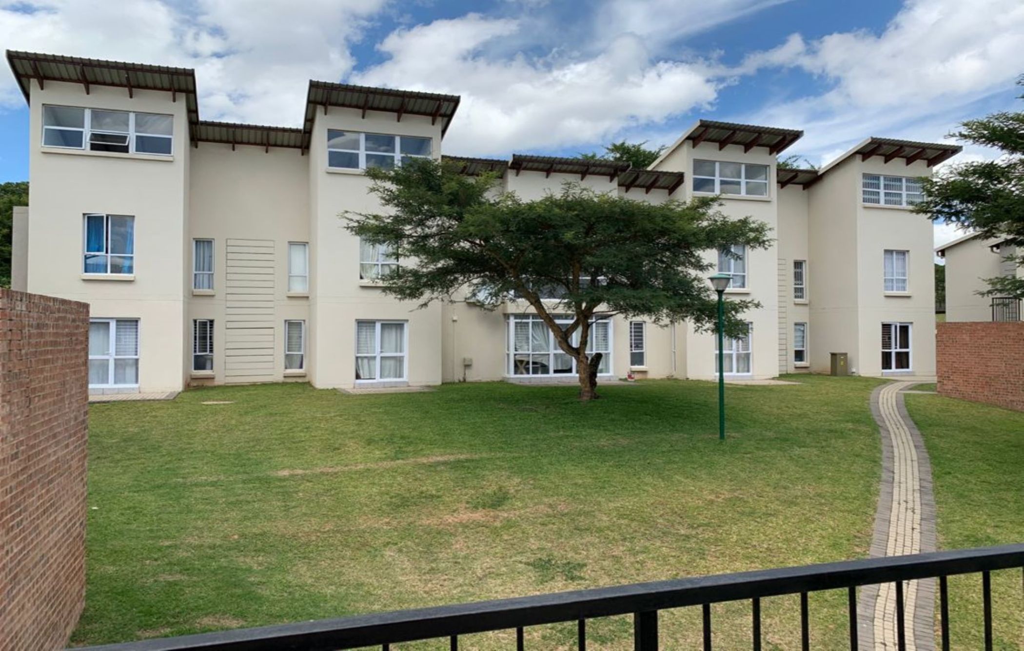 2 Bedroom Apartment For Sale Nelspruit (Mbombela) 1NS1595359 Pam