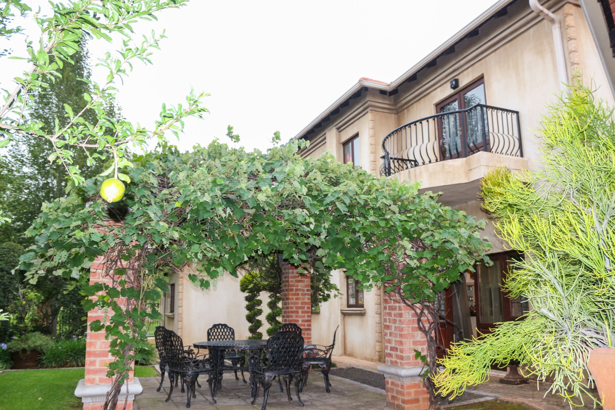 4 bedroom house for sale in Zambezi Country Estate