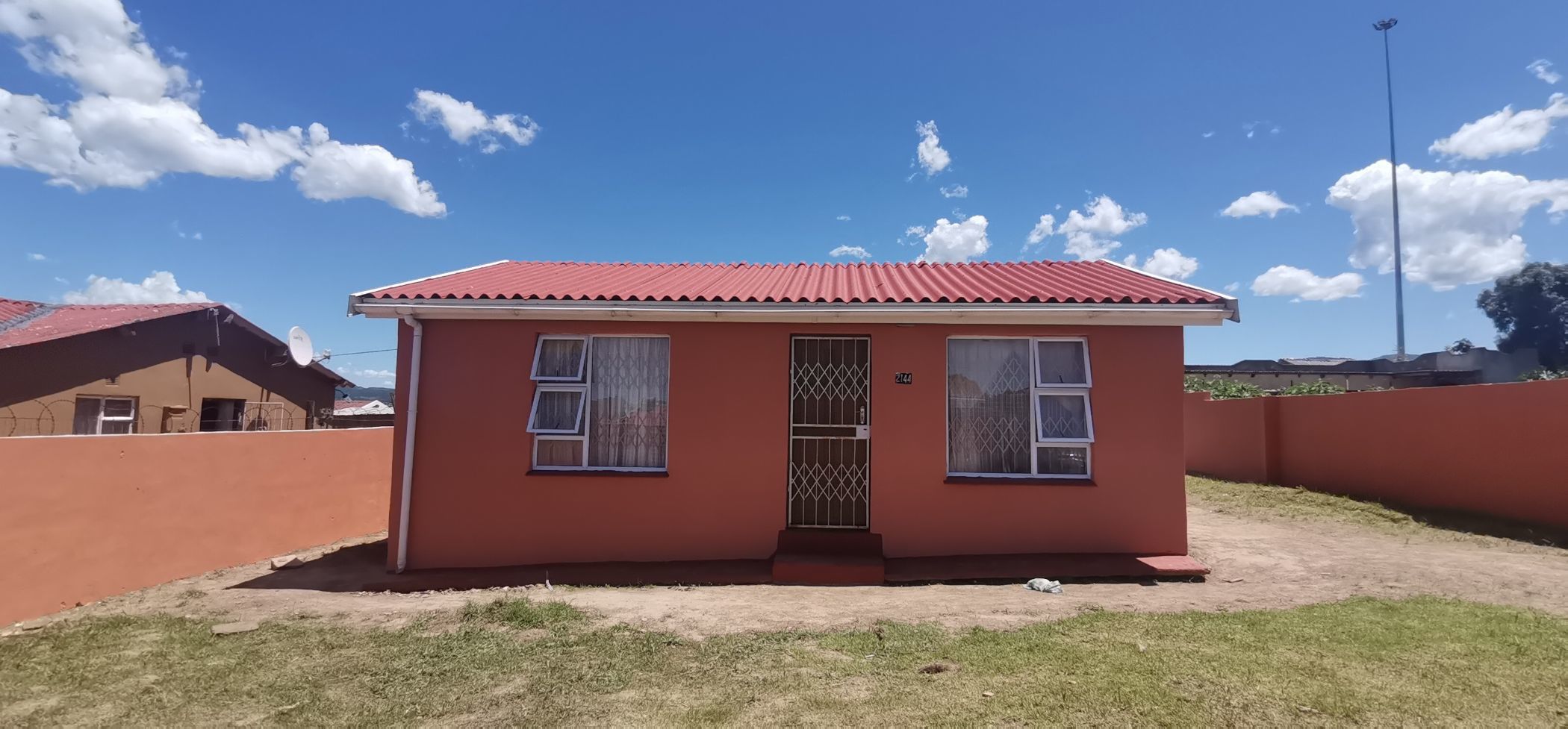 2 Bedroom House For Sale King Williams Town (Qonce) 1MH1595822