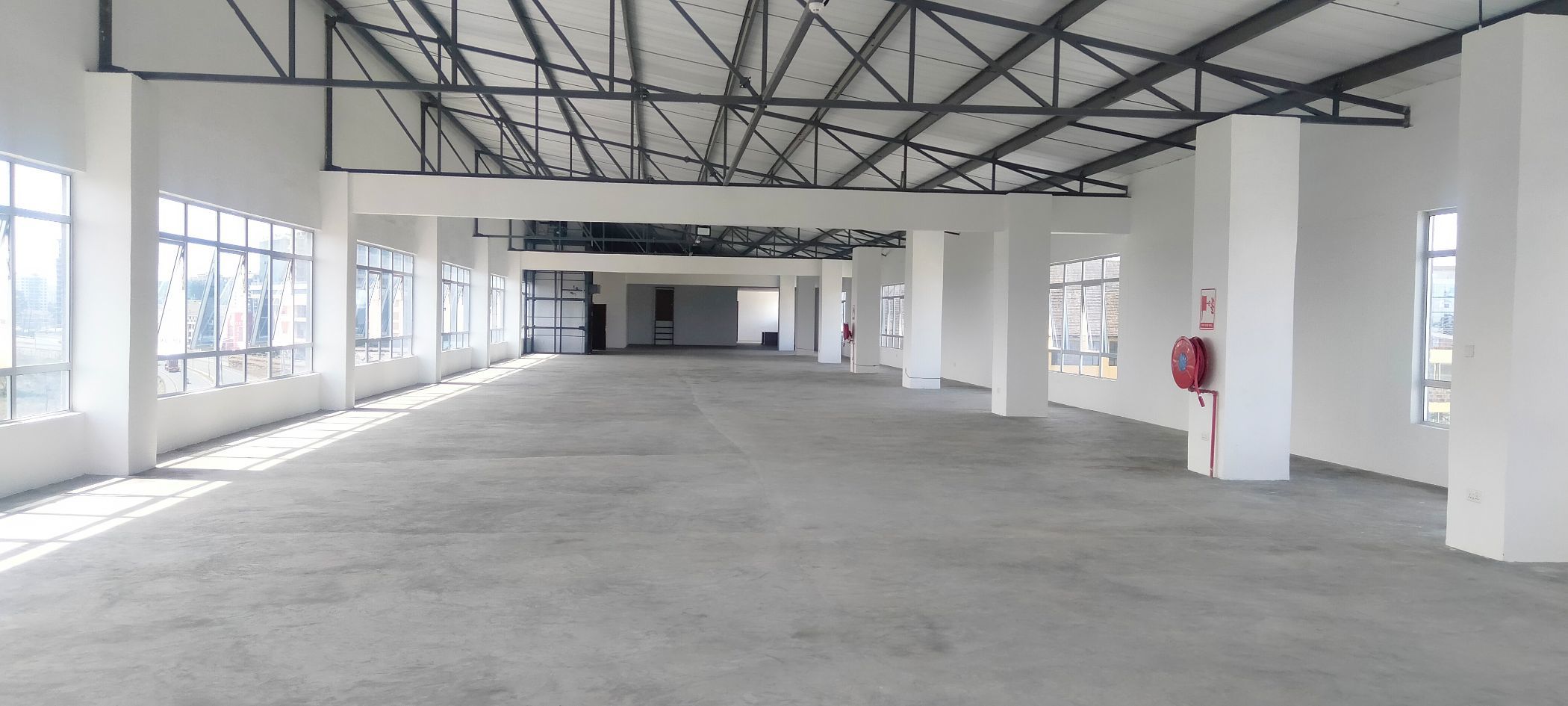 1022 m&sup2; commercial office to rent in Mombasa Road (Kenya)