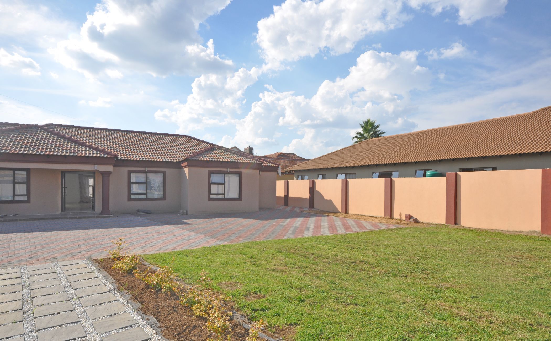 3 Bedroom Security Estate Home For Sale Three Rivers East