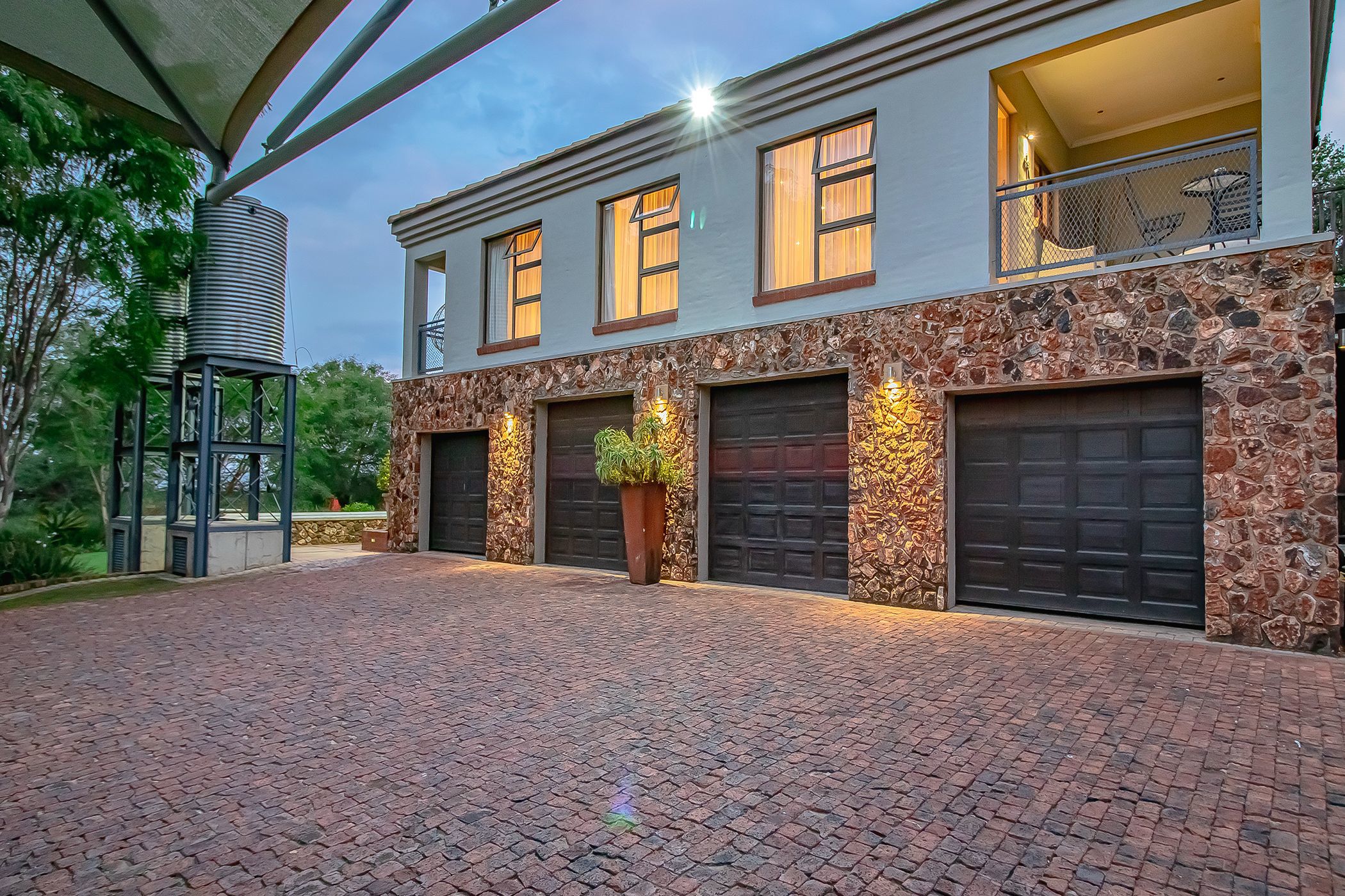 4 Bedroom Doublestorey House For Sale Cornwall Hill CN1595749