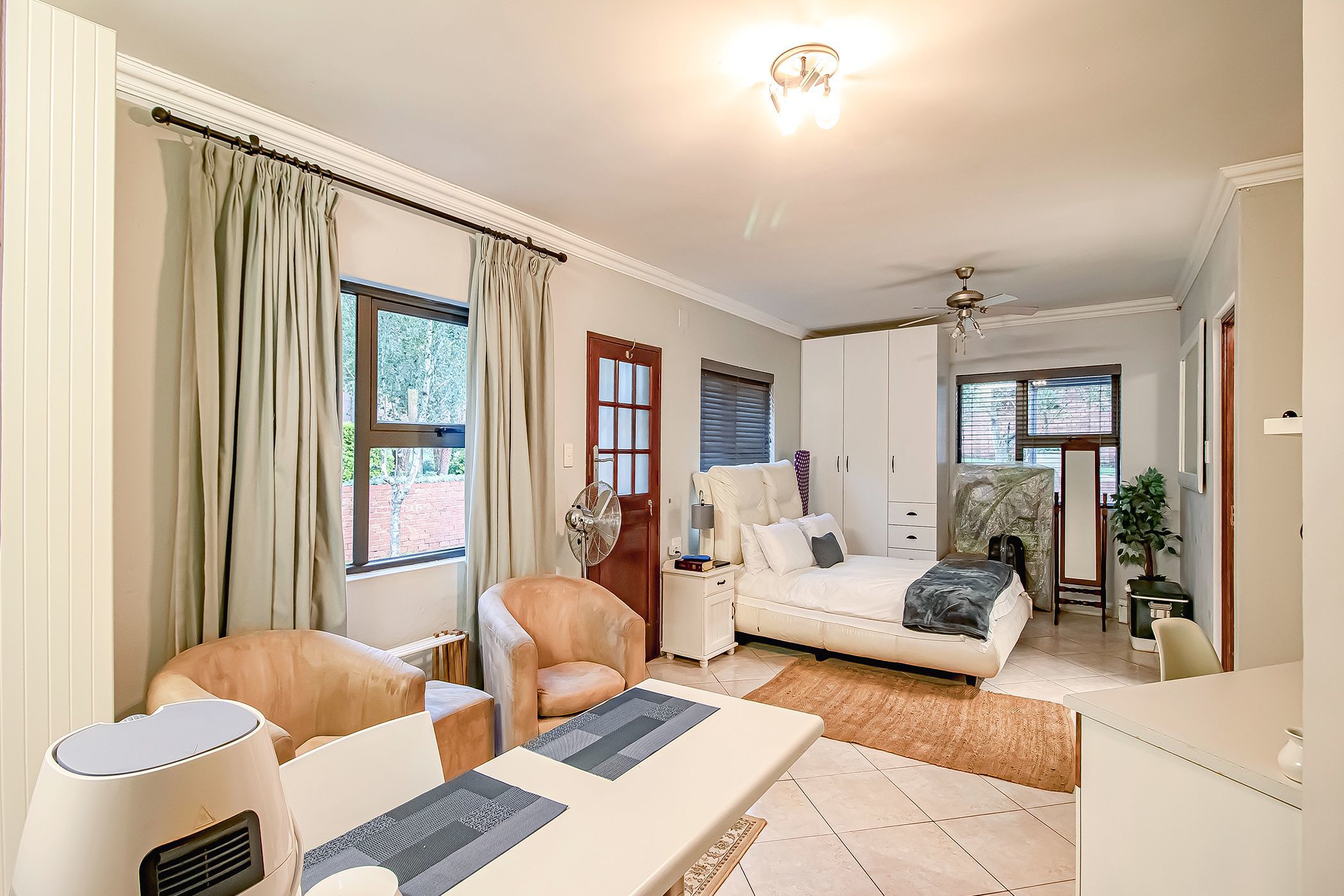 4 Bedroom Doublestorey House For Sale Cornwall Hill CN1595749