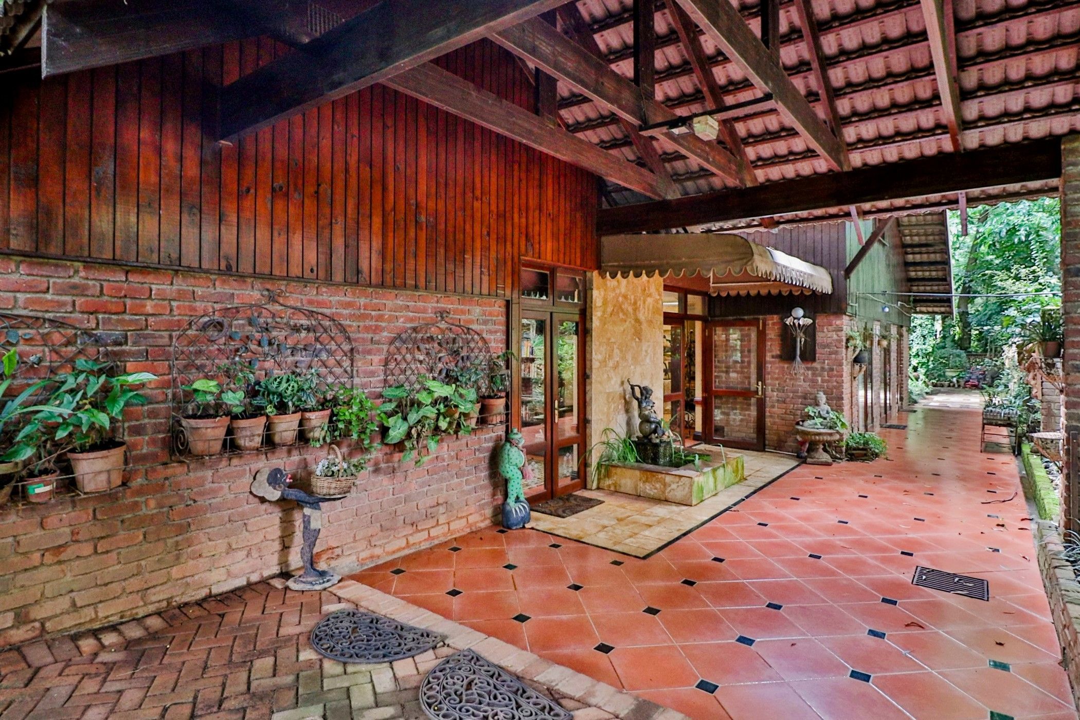 5 Bedroom House For Sale Lake Longmere Estate 1WR1596382 Pam