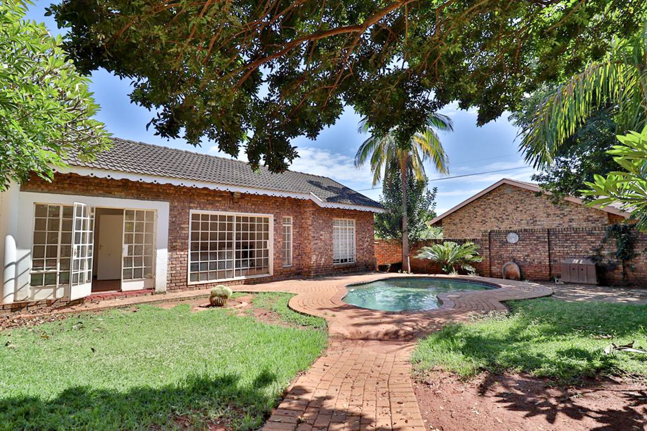 5 Bedroom House For Sale Kingsview 1WR1600021 Pam Golding Properties