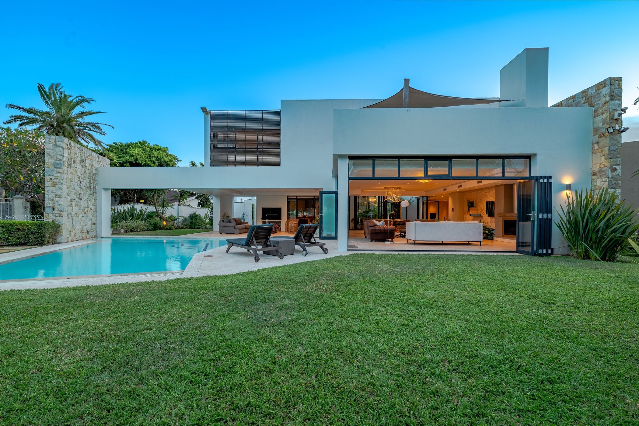https://listing.pamgolding.co.za/images/properties/202301/1598770/H/1598770_H_120.jpg