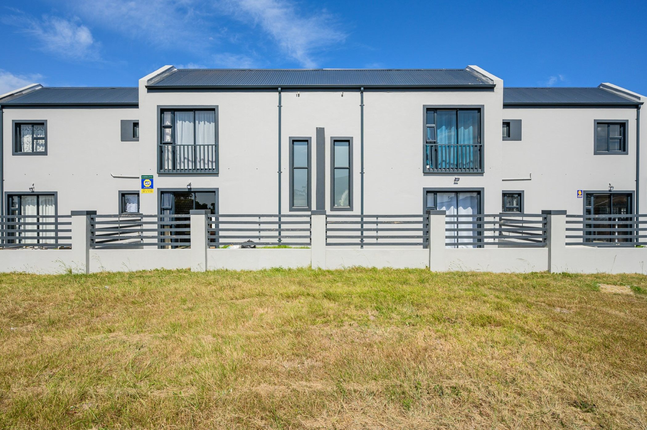 2 Bedroom Doublestorey House For Sale Parsons Vlei 1PLZ1598790