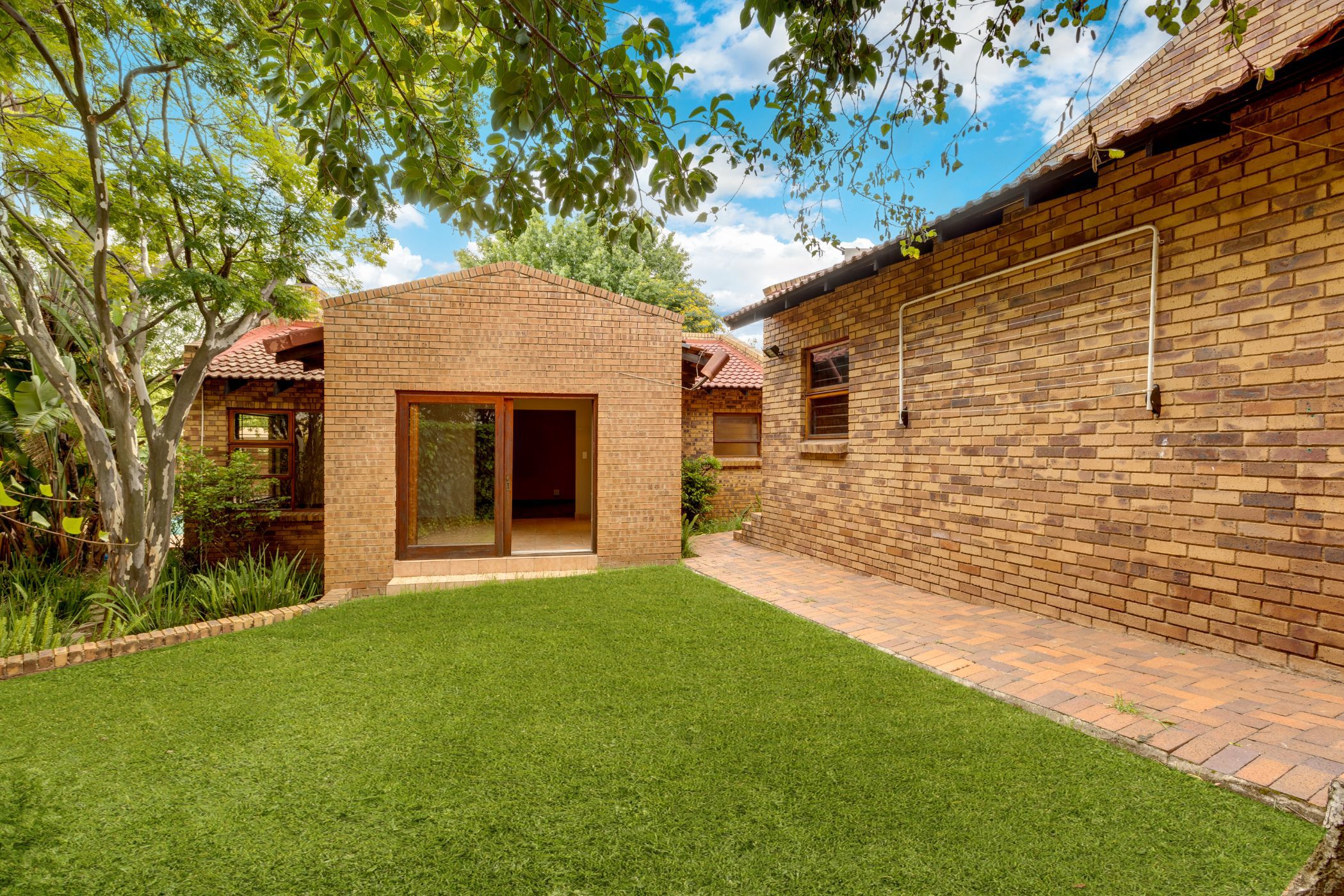 4 Bedroom House For Sale Hurlingham Manor HP1601731 Pam Golding