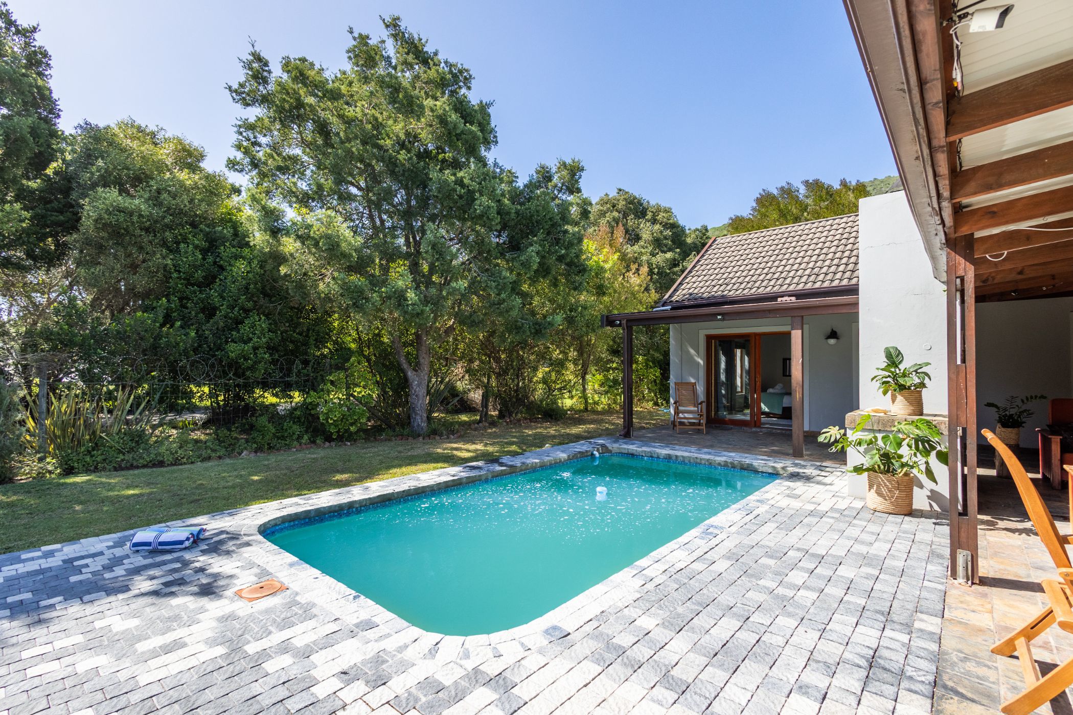 3 Bedroom House For Sale Brenton on Lake 1KG1592532 Pam Golding