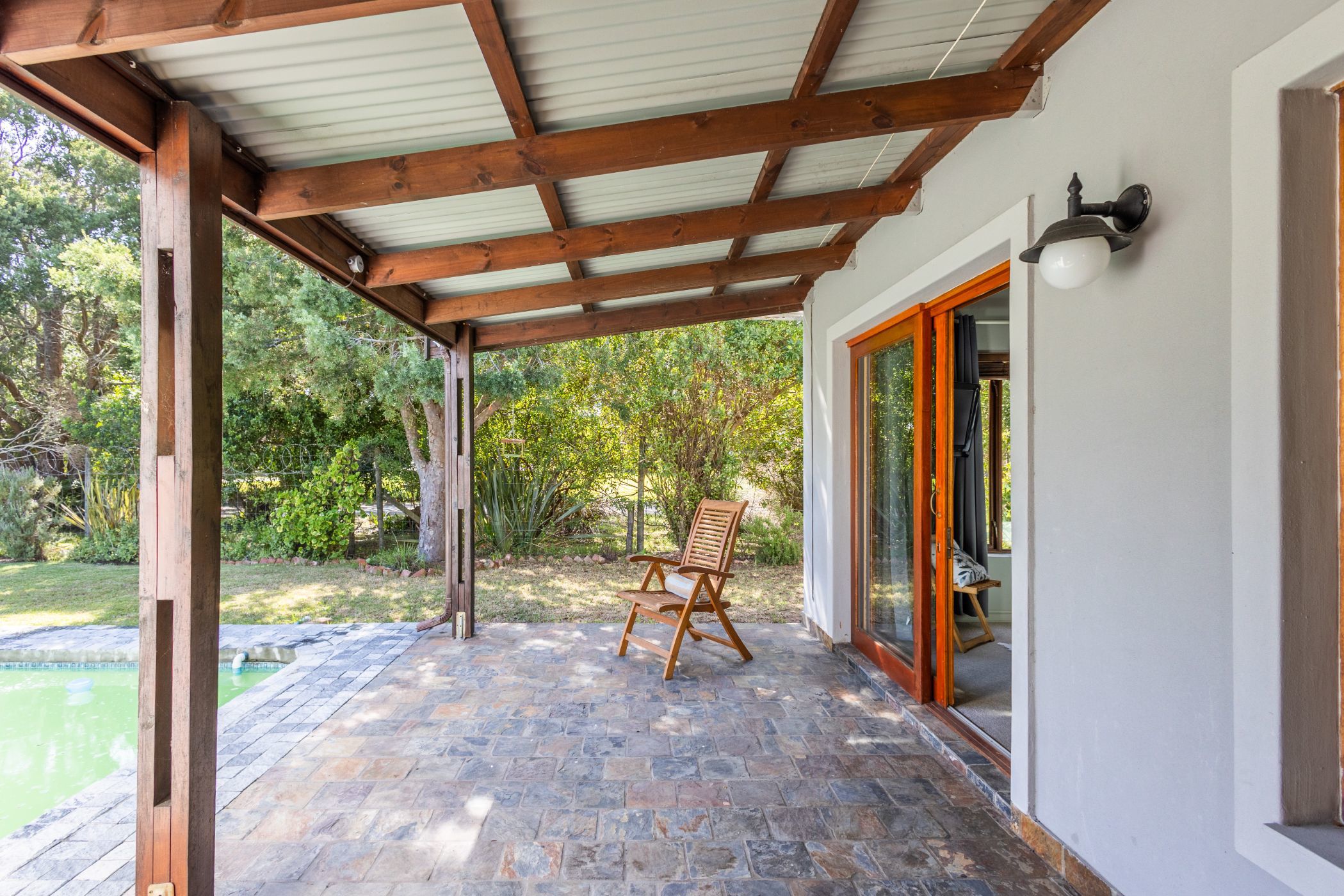 3 Bedroom House For Sale Brenton on Lake 1KG1592532 Pam Golding