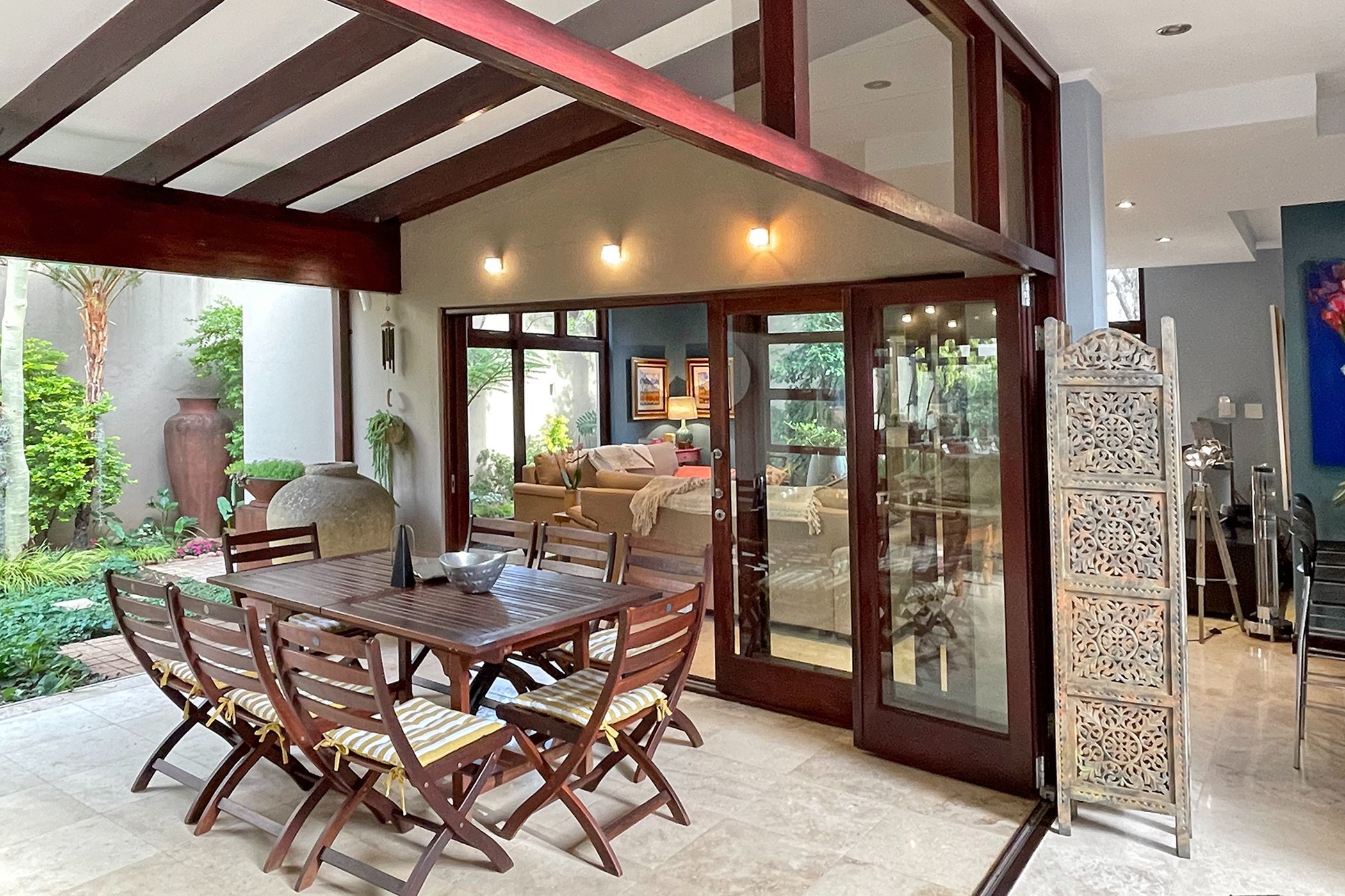 4 Bedroom Cluster House For Sale Hyde Park (Sandton) HP1602783