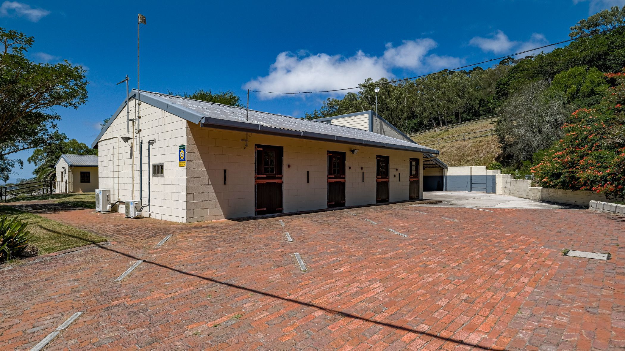 6 Bedroom House For Sale 1PLZ1603229 Pam Golding