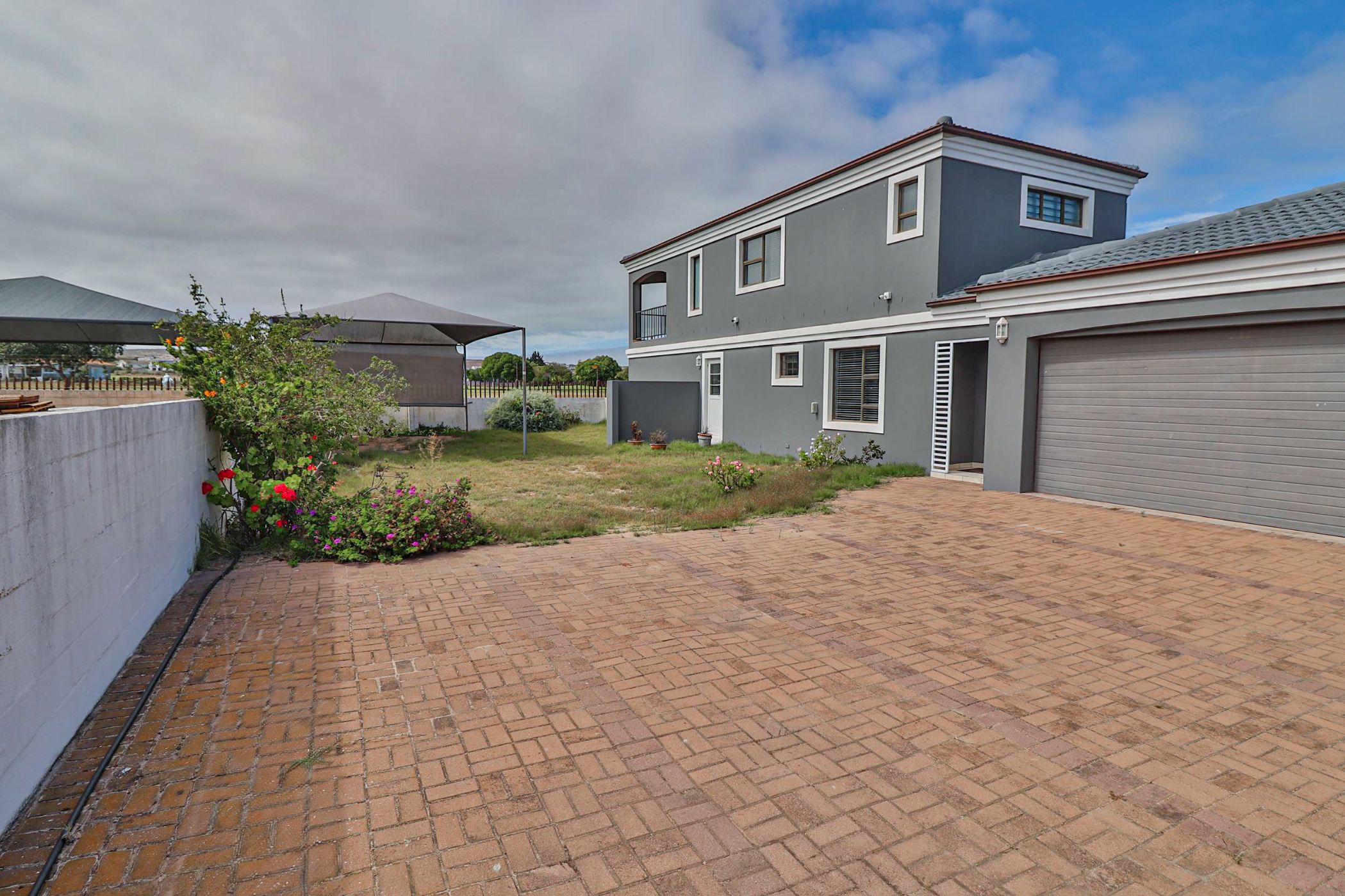 4 Bedroom House For Sale Country Club LA1600889 Pam Golding