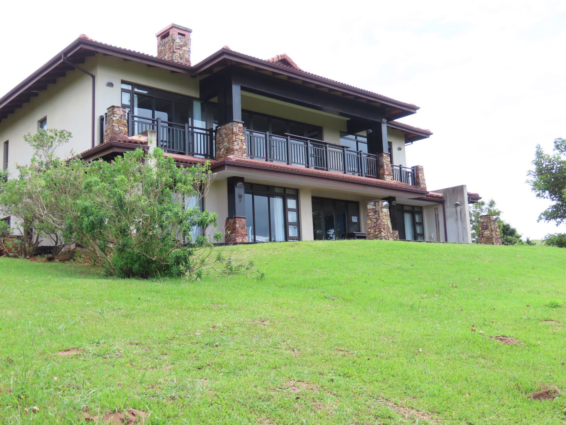 5 bedroom house for sale in Leisure Bay