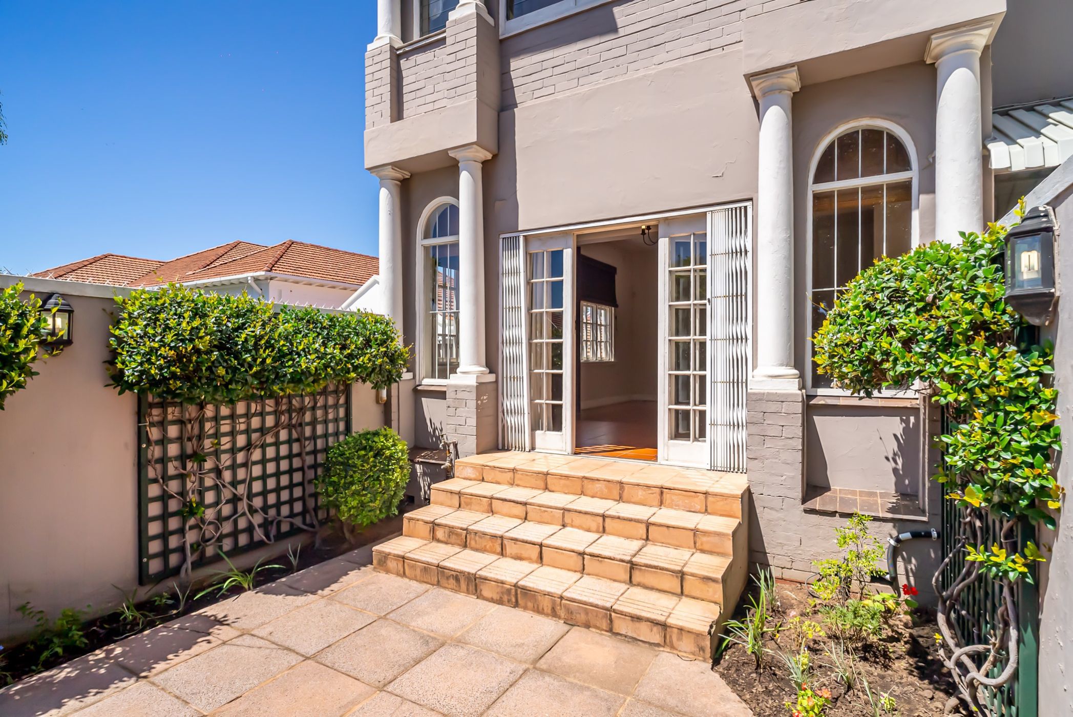 2 Bedroom Townhouse For Sale Essenwood 1DA1602443 Pam Golding