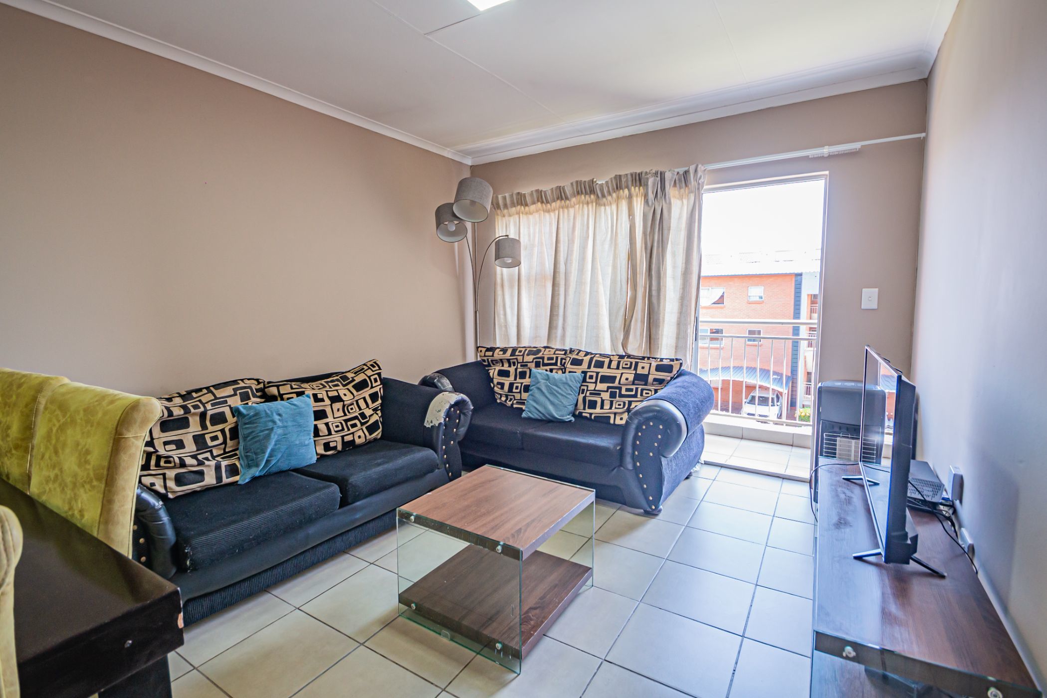 2 Bedroom Apartment For Sale | Bank Assisted Sale By Standard Bank ...