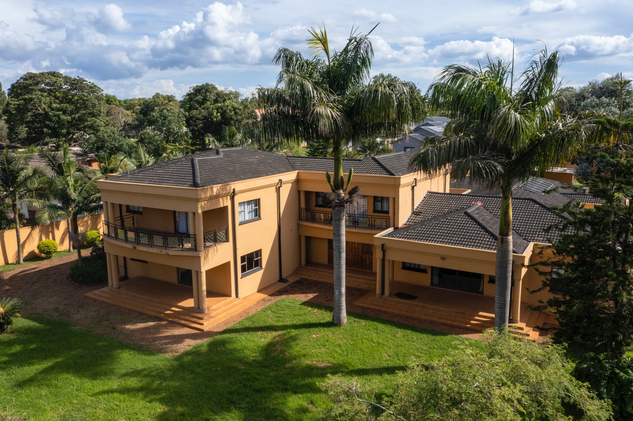 5 Bedroom House For Sale Harare North (Zimbabwe) 3ZB1602770 Pam