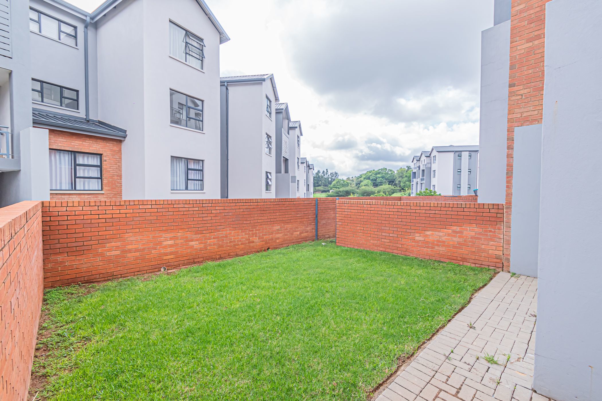 3 Bedroom Apartment For Sale Lombardy Estate PT1603407 Pam