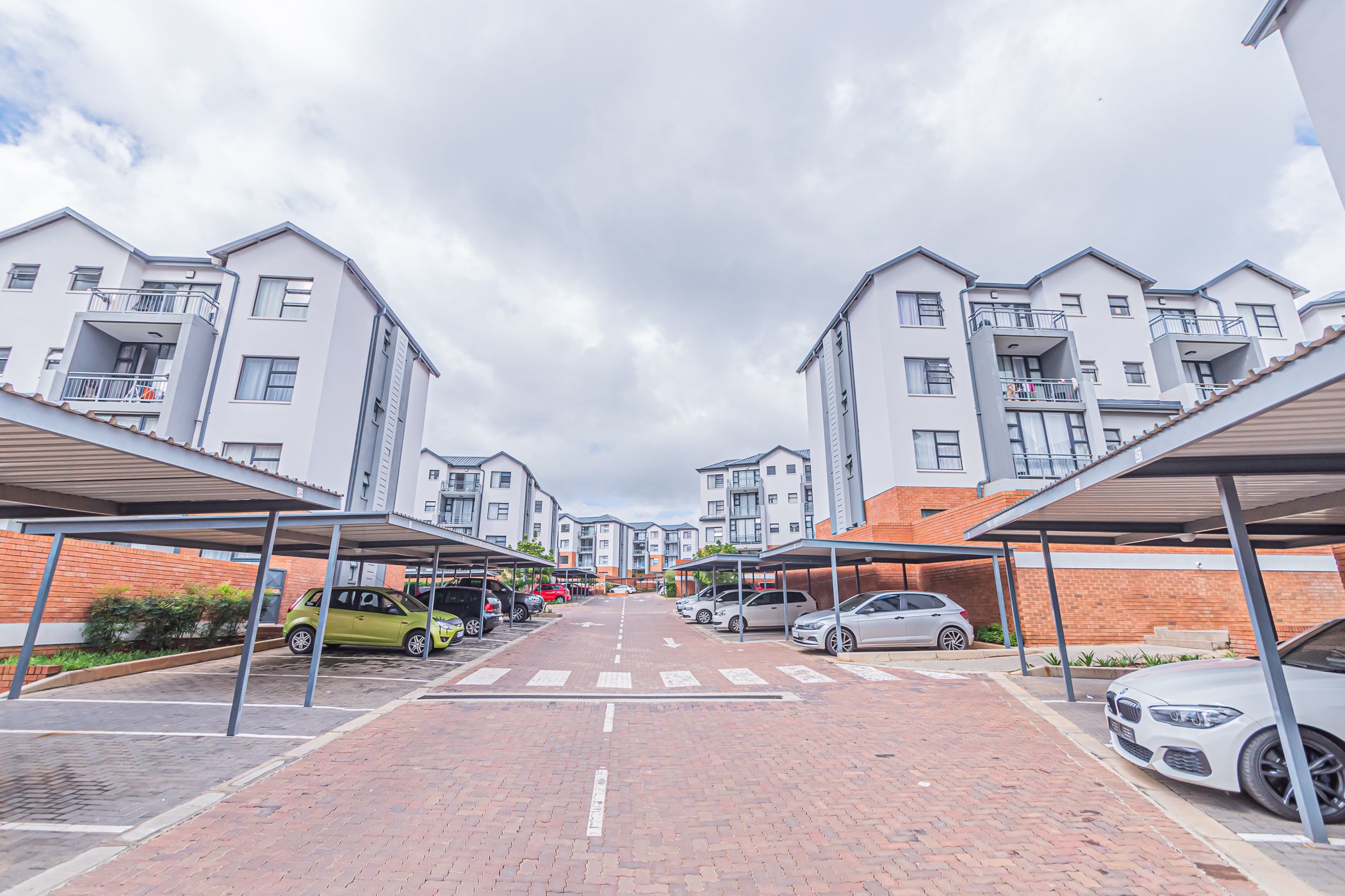 3 Bedroom Apartment For Sale Lombardy Estate PT1603407 Pam