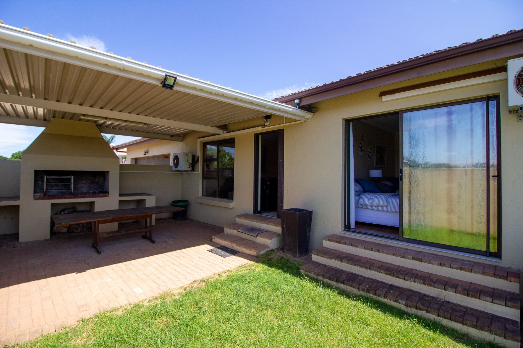 4 bedroom house for sale in Boesmansriviermond