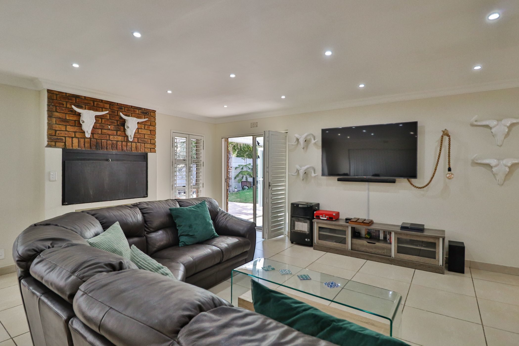 6 Bedroom Singlestorey House For Sale Protea Heights 1BC1603785