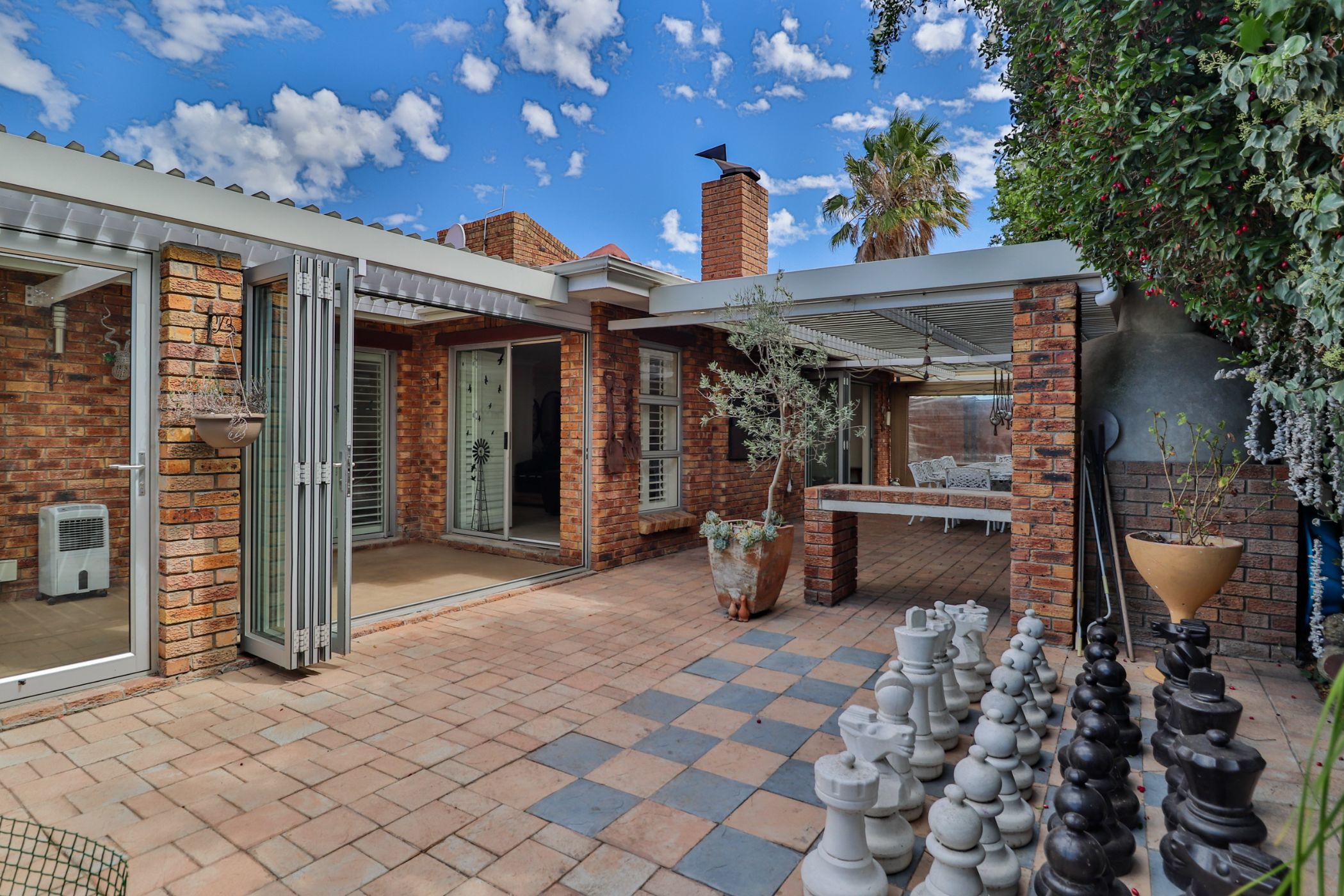 6 Bedroom Singlestorey House For Sale Protea Heights 1BC1603785